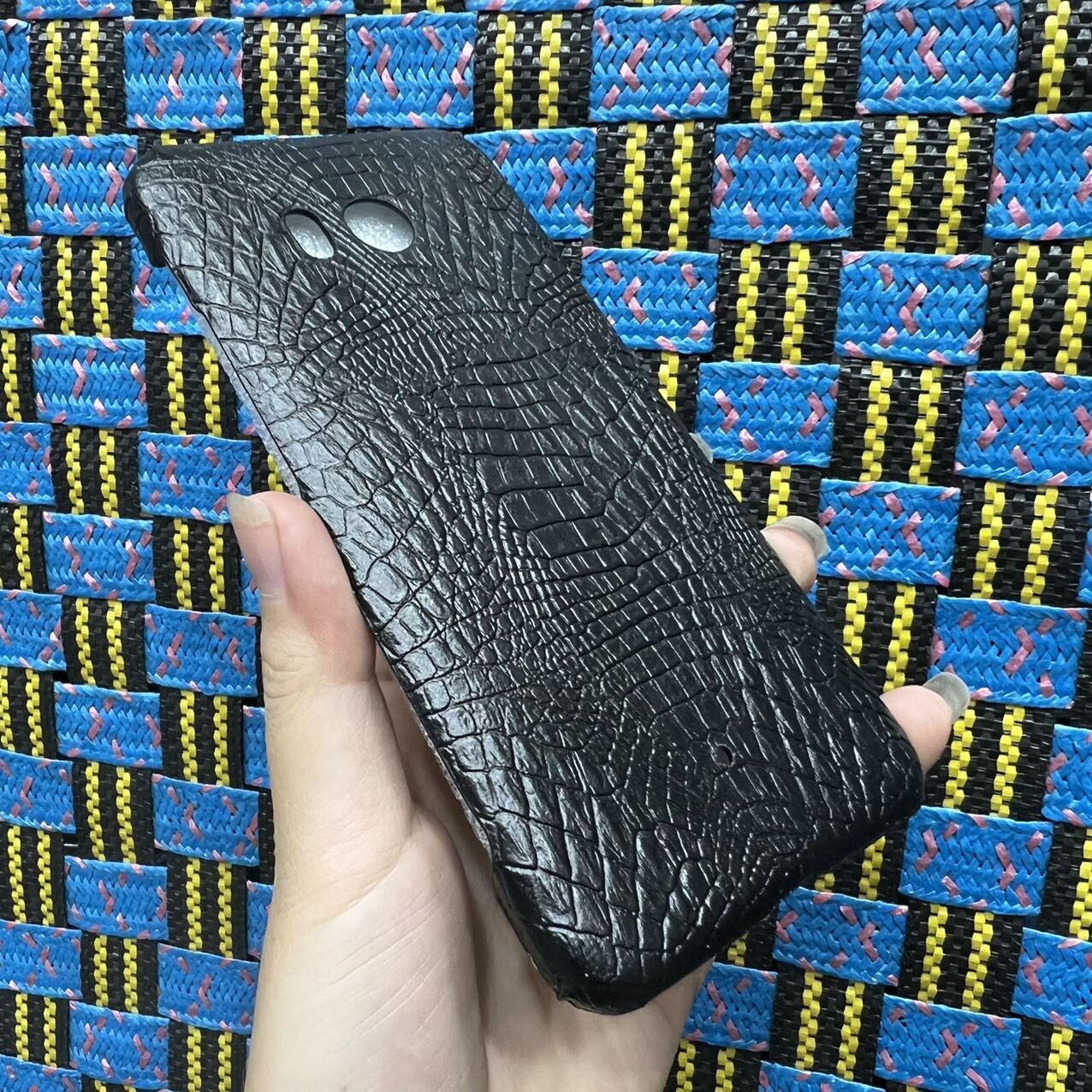 Ốp lưng HTC U11 cứng kiểu da vân cá sấu sang trọng