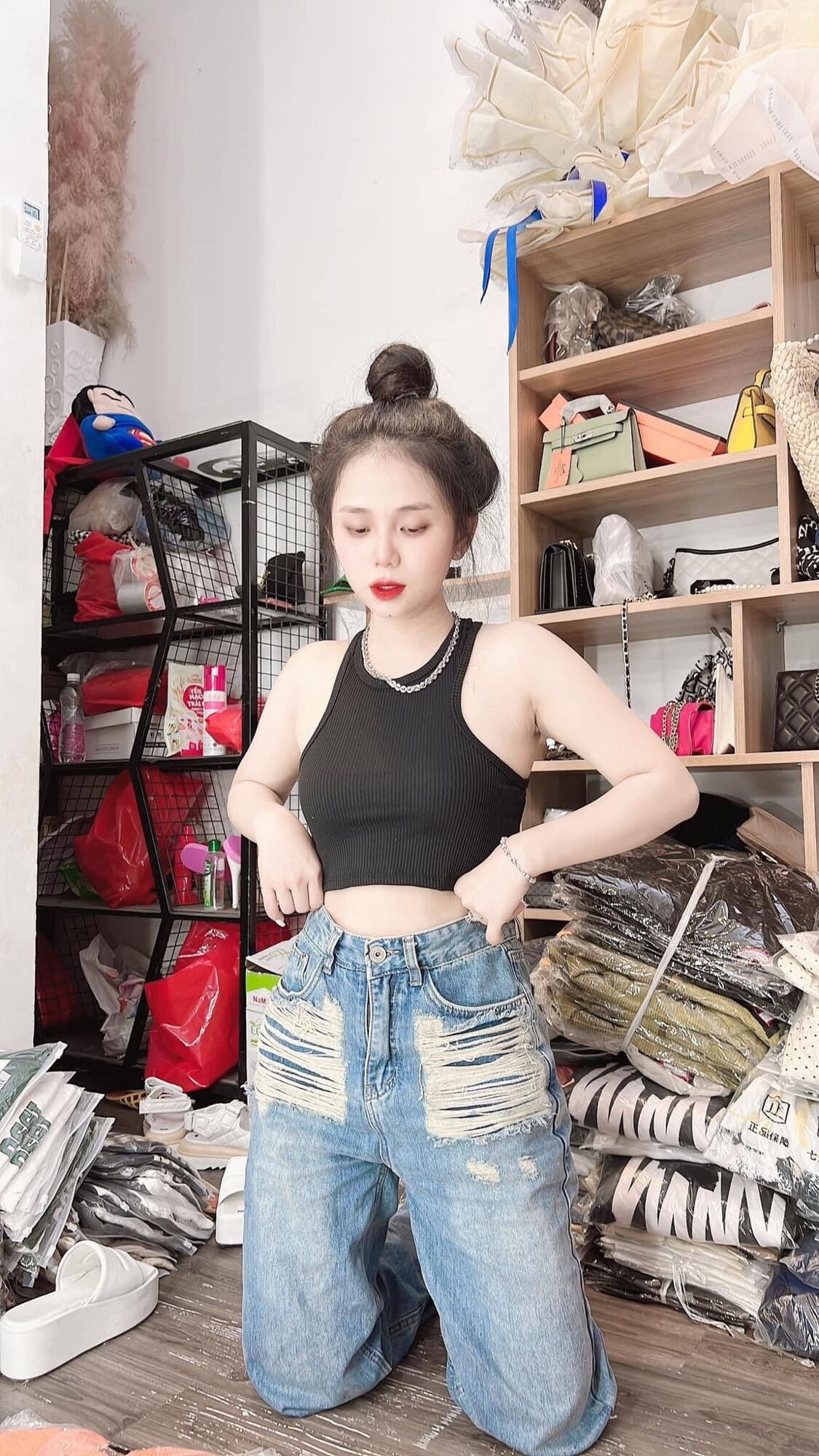 QUẦN JEANS ỐNG RỘNG NỮ LƯNG CAO RÁCH 2 MẢNG TÚI TO XANH LAI CUỐN CỰC HOT HIT SIÊU PHÁ CÁCH