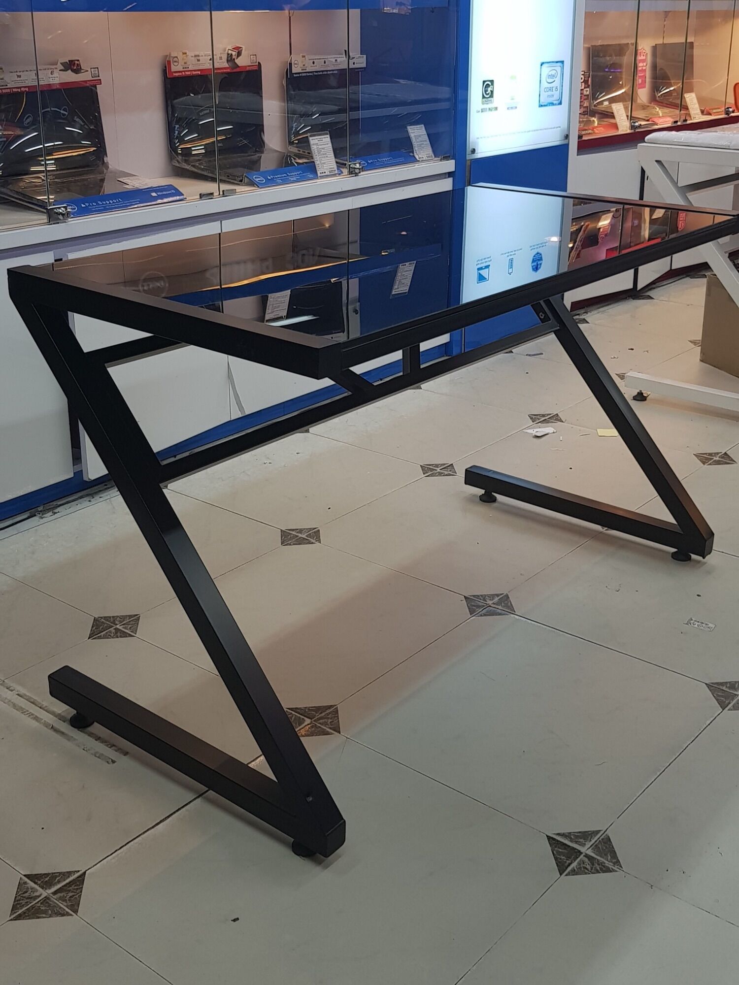 Bàn Z kính cường lực - Bàn ghế gaming chất lượng - Bàn ghế game giá rẻ