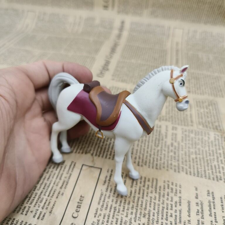 Disney Tangled Long Hair Princess Rapunzel Figurine White Horse Witch Flynne Figurine Collectible To
