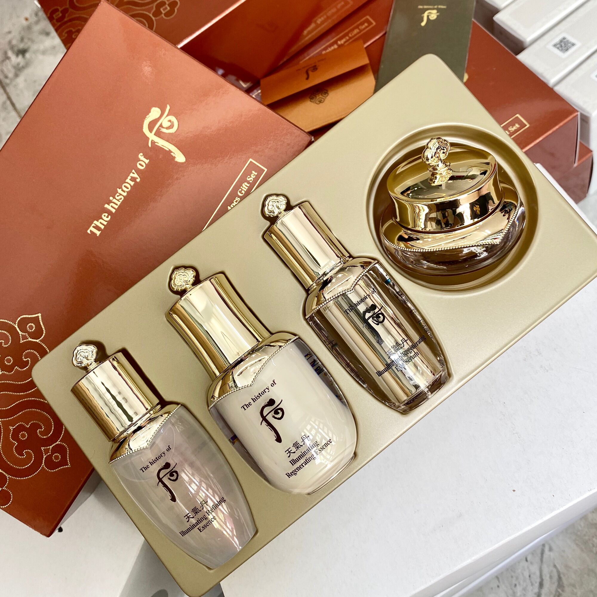 Bộ set tái sinh da siêu hót whoo radiant 4 món