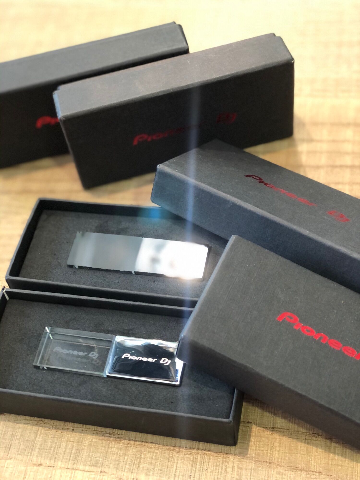 [HCM]Usb 2.0 8g Pha lê có hộp logo Pioneer Dj