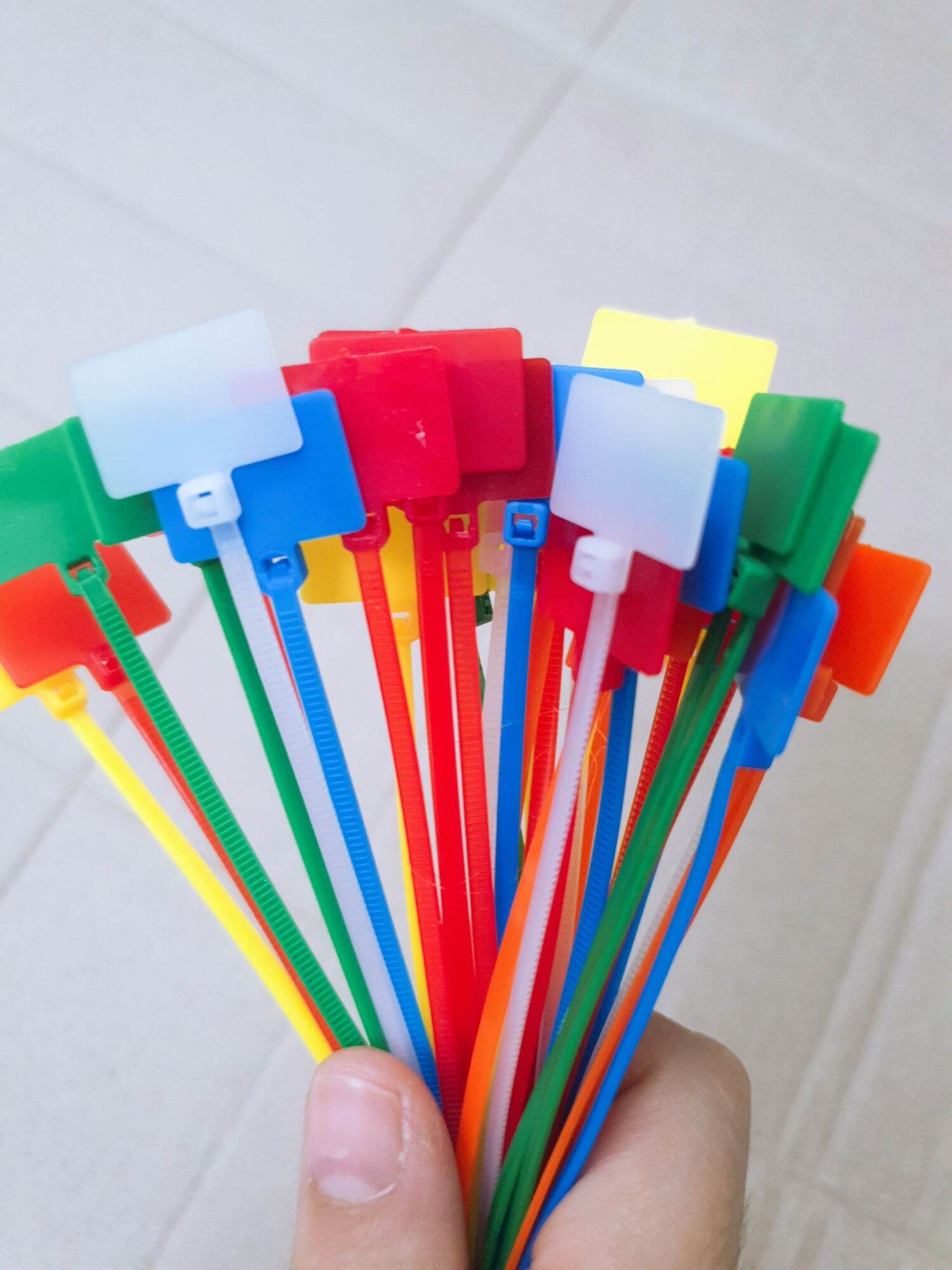 Dây rút nhựa 100mm dùng để đánh dấu