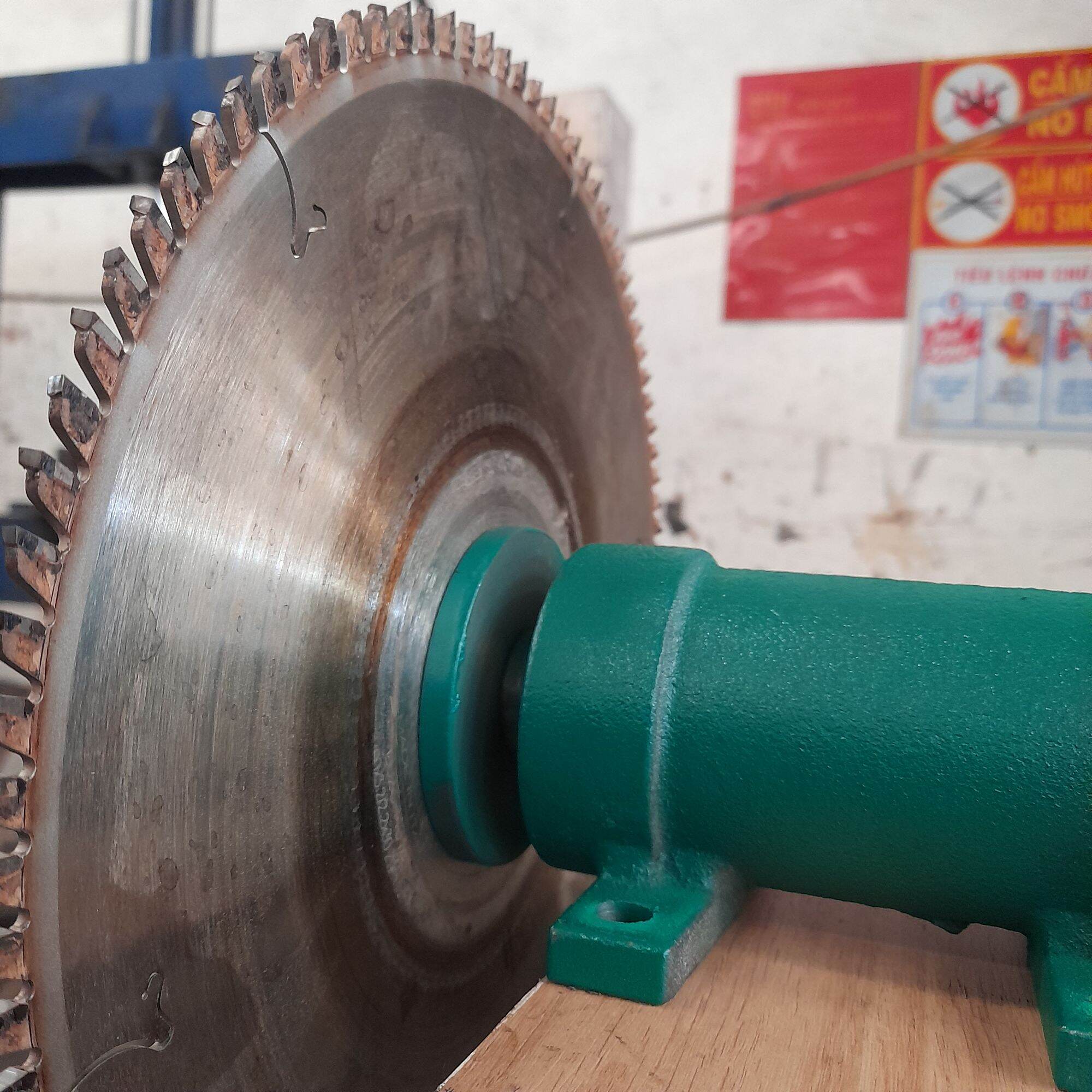 Bộ Trục cắt kẹp lưỡi cắt gỗ , cắt sắt , cắt đá bê tông