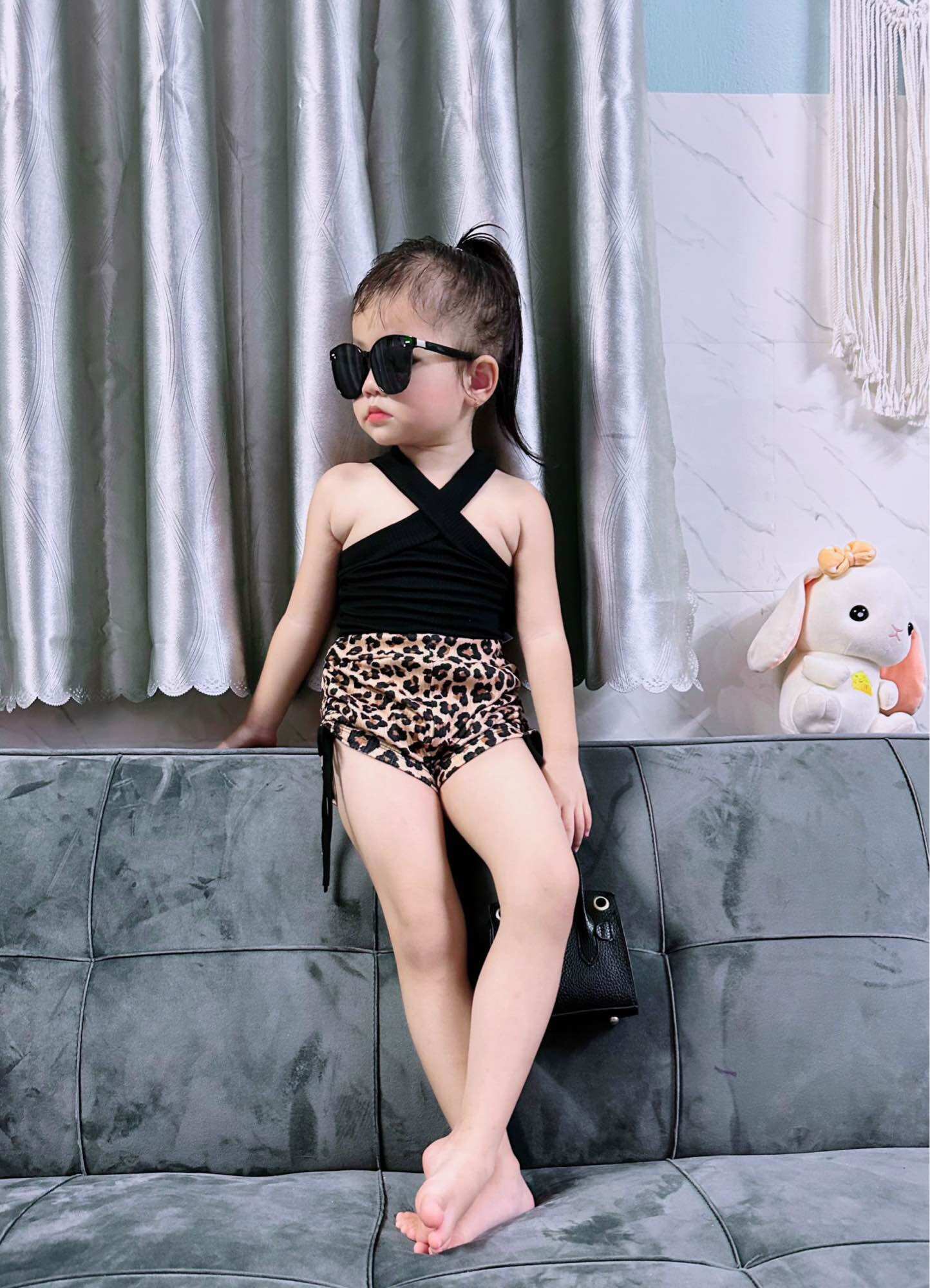 Set Áo Đen Quần Beo Xinh Bé Gái