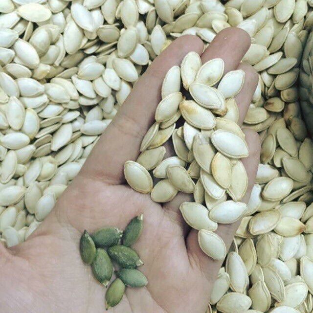 Hạt bí đỏ khô giá 1kg 120k)
