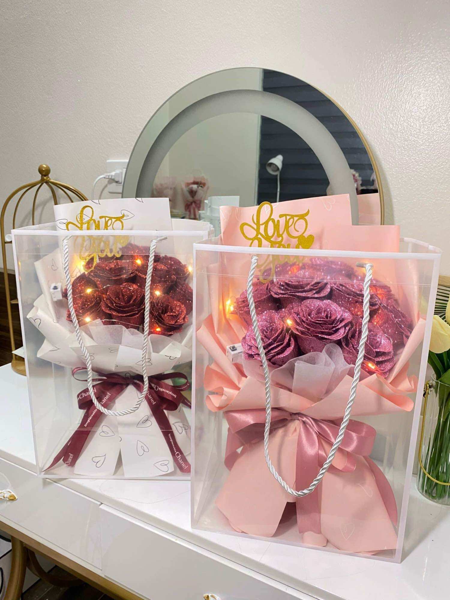 Hoa nhũ bó 10 bông kèm túi thiệp toper love