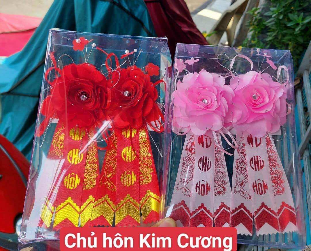Mẫu bông cài áo chủ hôn dành cho cha mẹ cô dâu chú rể đám cưới