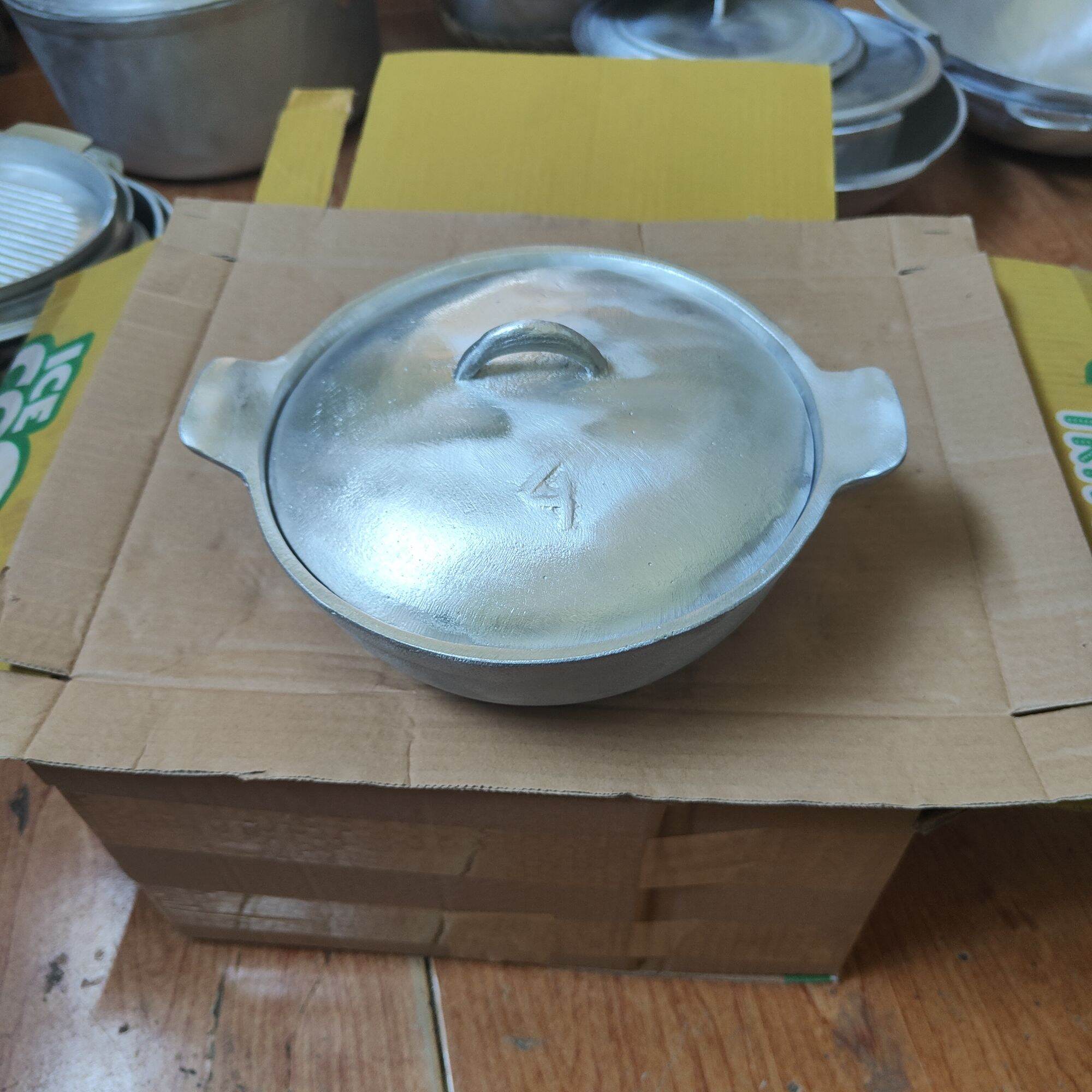 NỒI GANG KHO TỘ ĐƯỜNG KÍNH 21.CM( LOẠI RẤT DẦY ĐÃ ĐC TRÀ LÊN CŨNG RẤT ĐẸP)