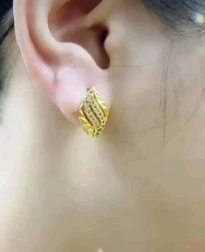 bông tai trang sức