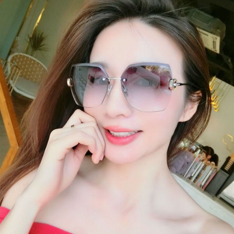 Kính mắt thời trang nữ