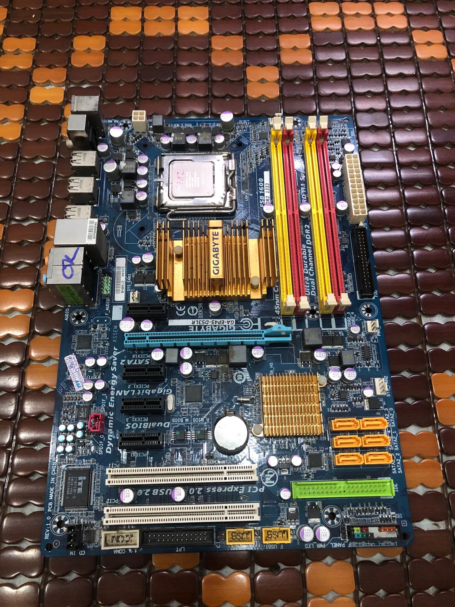 Main giga ep45/43 4 khe ram ddr2 kèm fe siêu hiếm