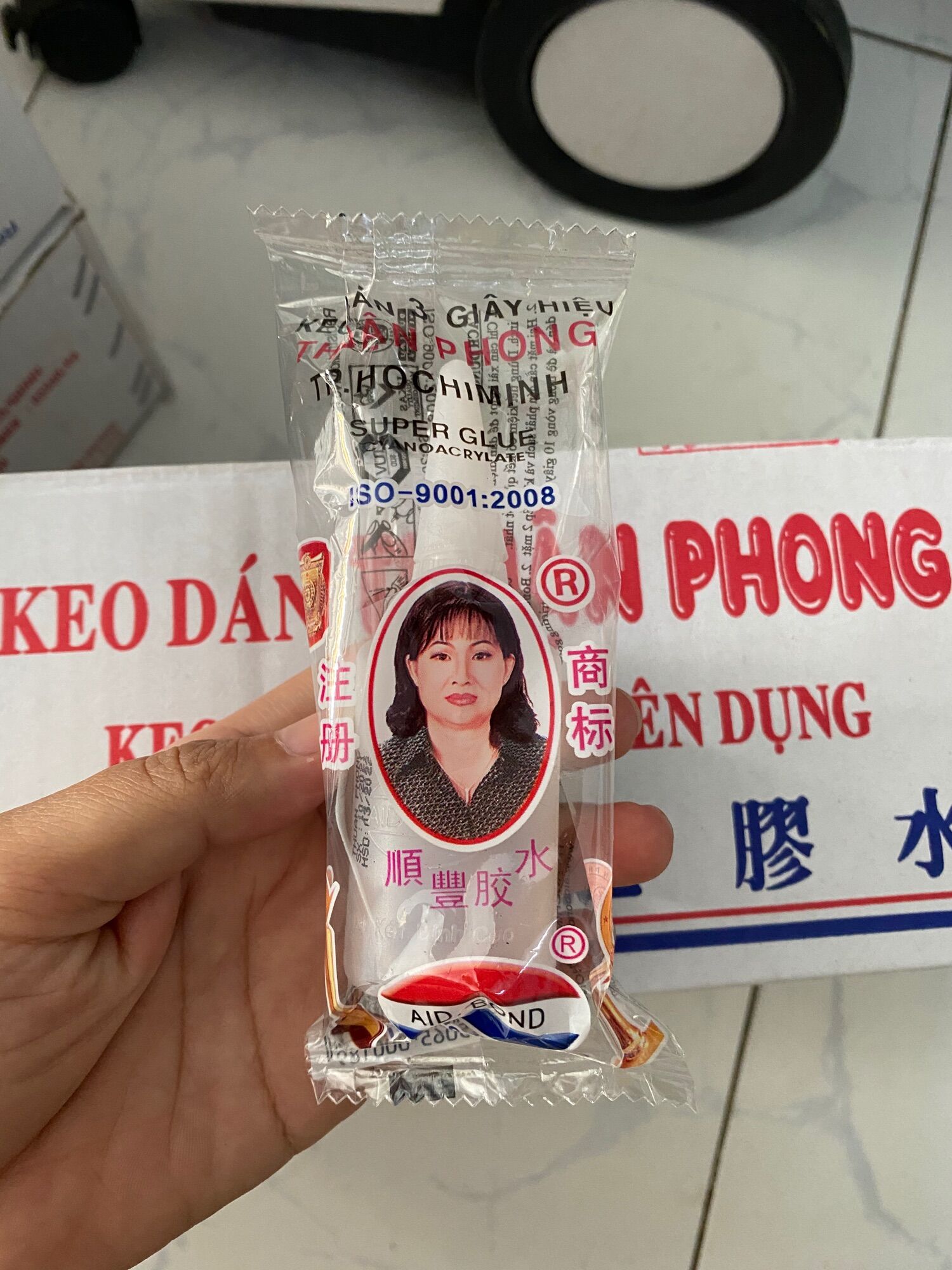 Hộp keo 502 3 giây tròn lưng Thuận Phong dán gỗ, nhựa 50chai/hộp