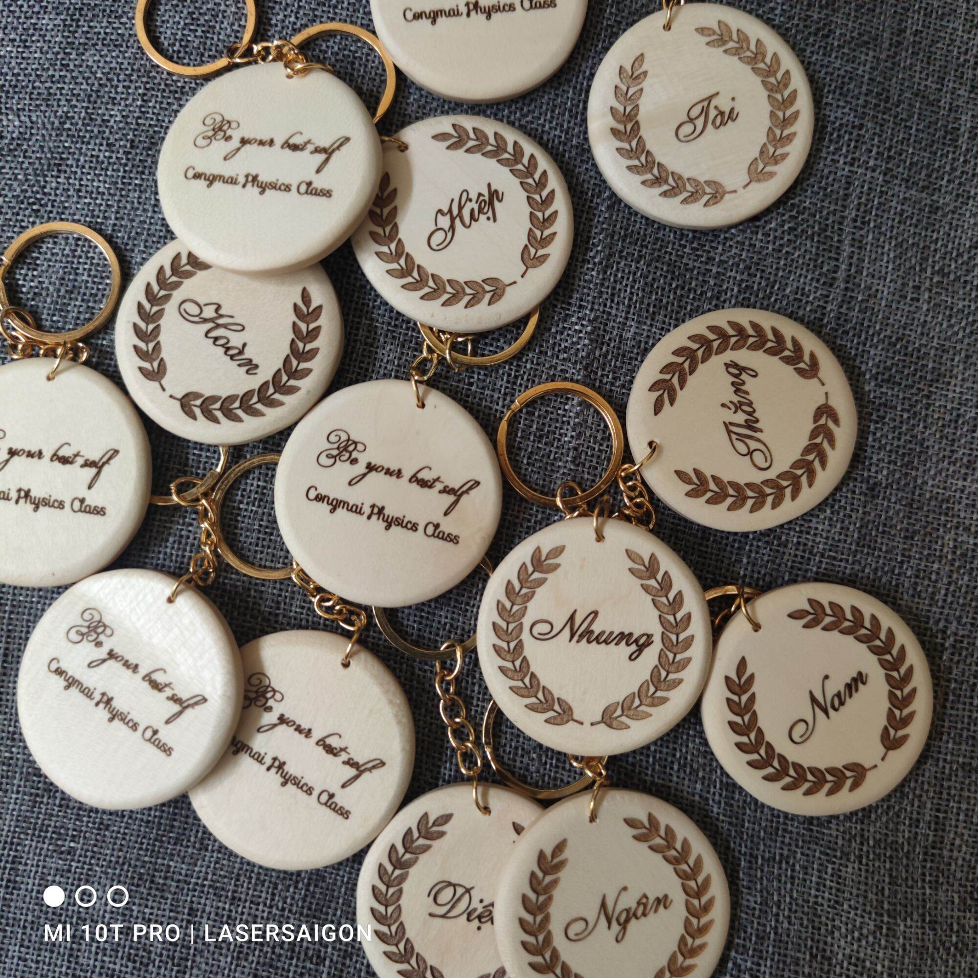 Móc khoá gỗ tròn khắc theo yêu cầu