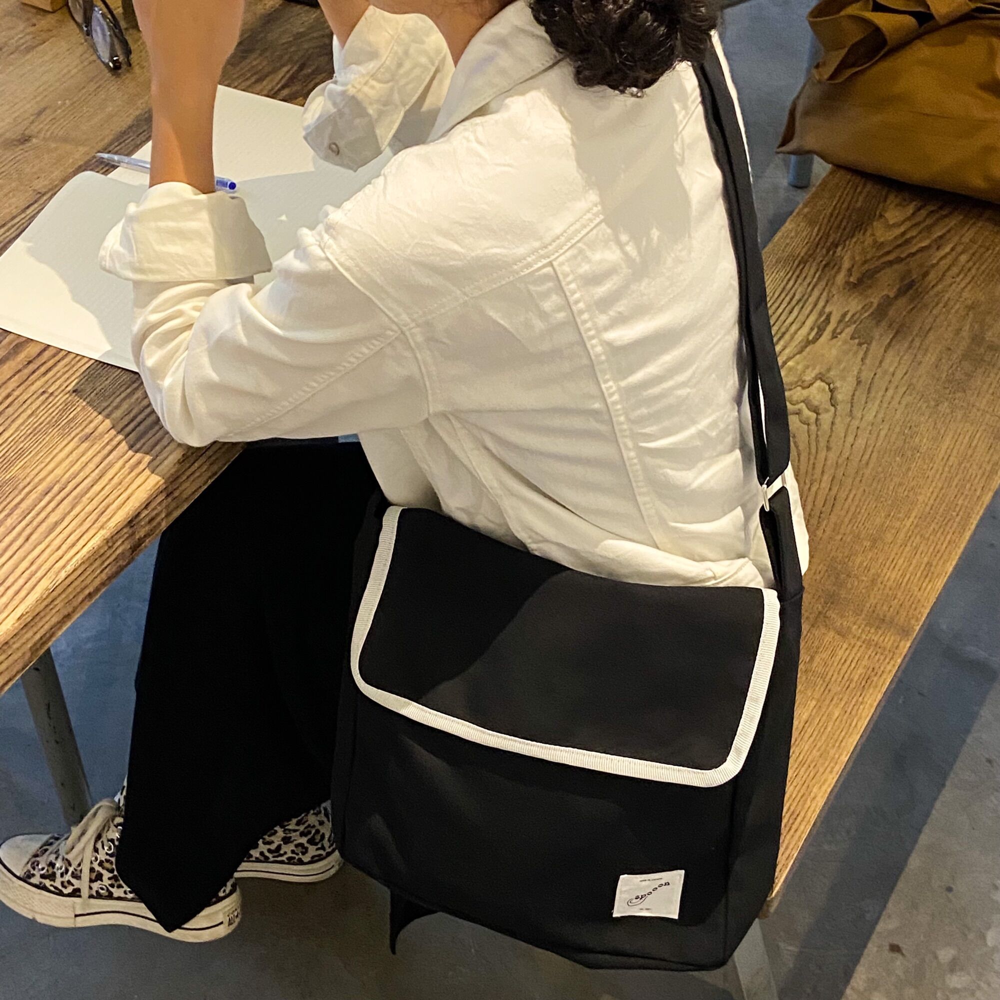 TÚI ĐEO CHÉO SPOOON CROSS BAG