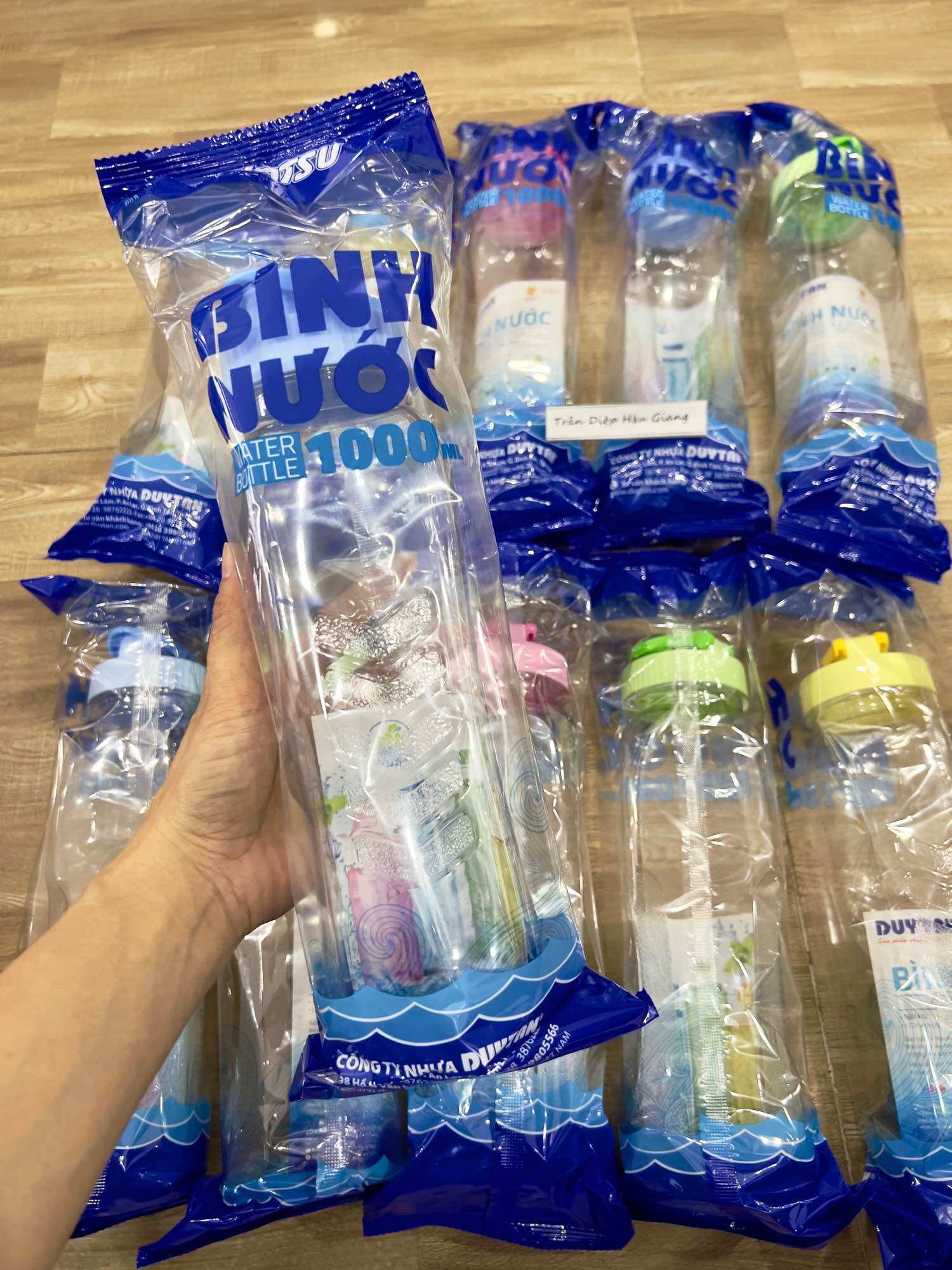 Bình nước 1Lit Duy Tân, Bình Đựng Nước Nắp Bật 1000ml