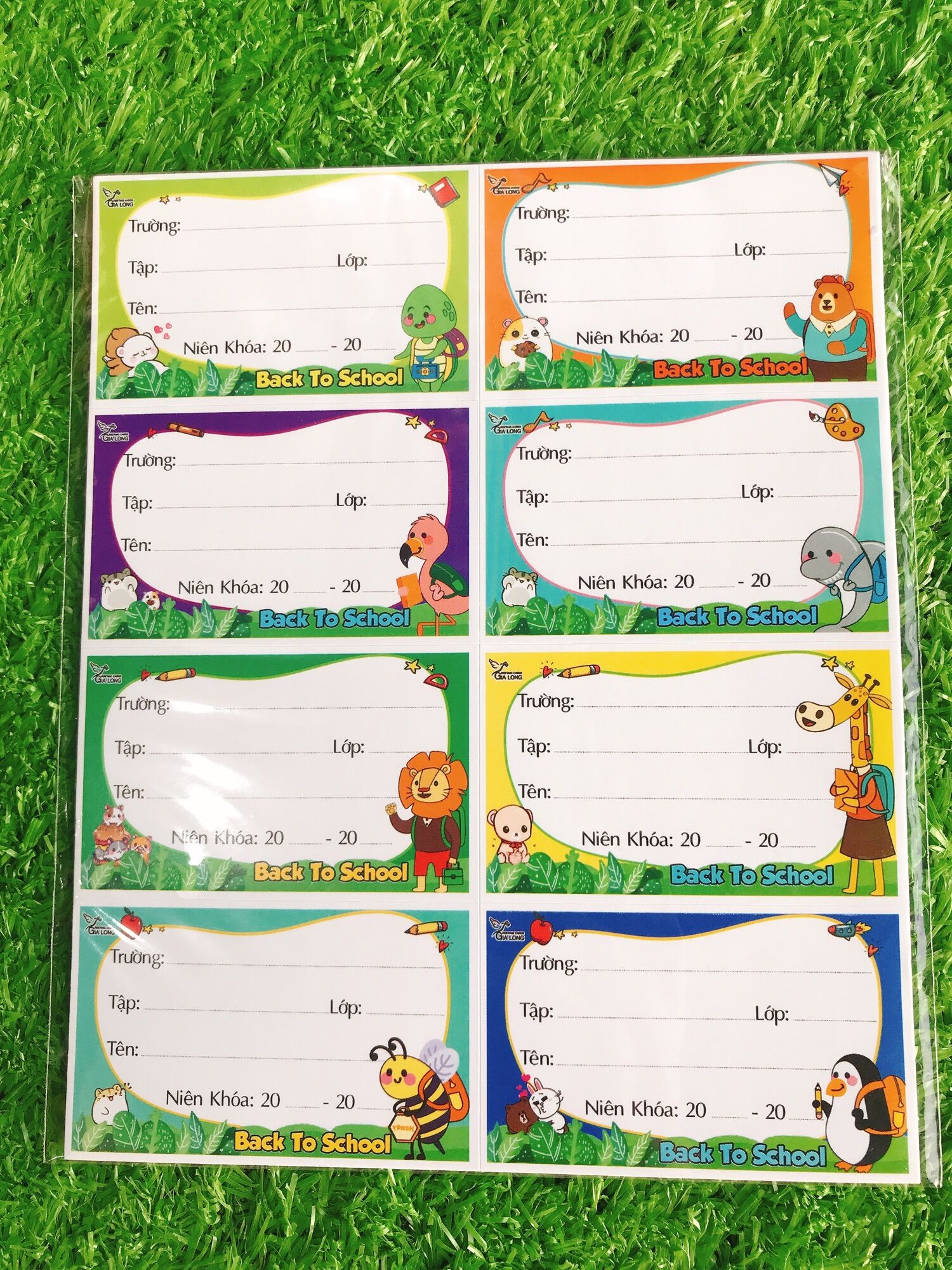 Nhãn vở học sinh có keo dán sẵn (1 xấp 5 tờ, mỗi tờ 10 ô)