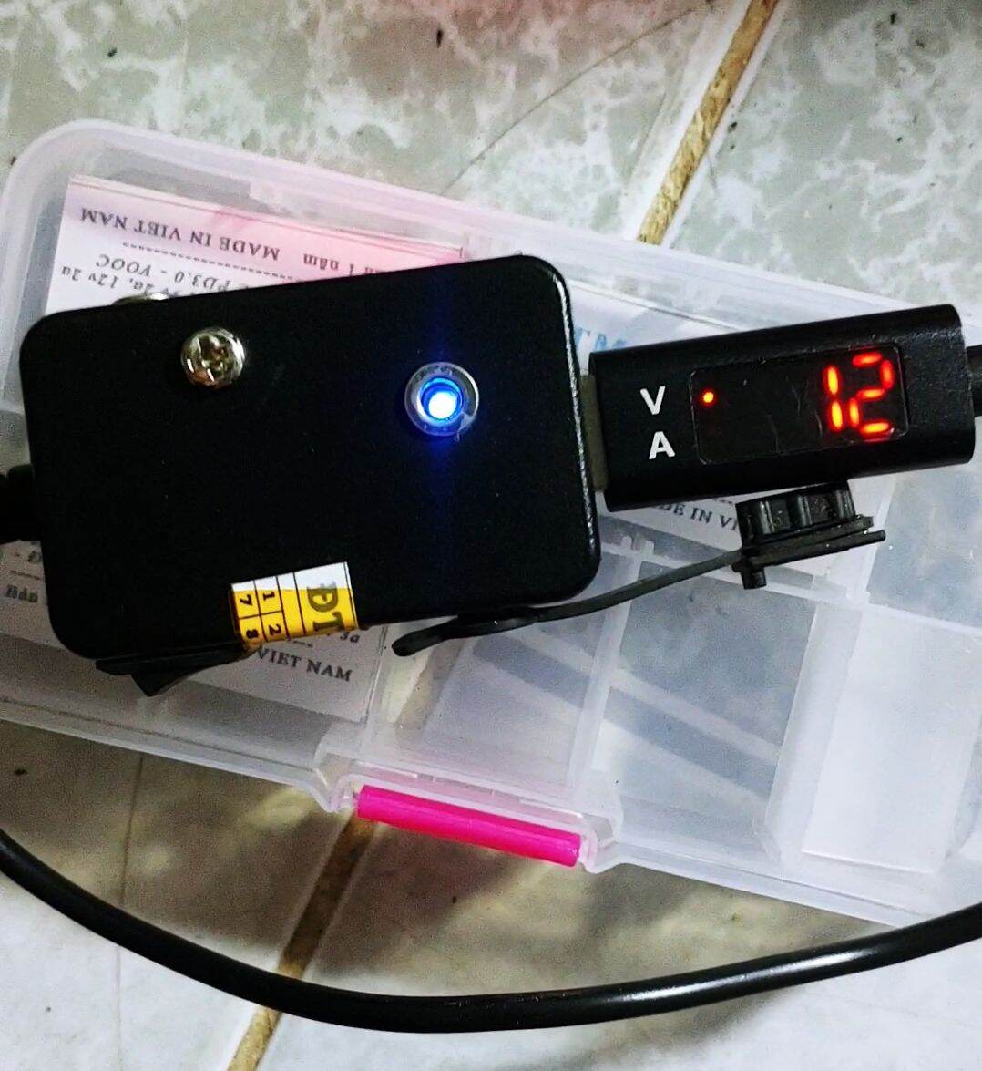 Sạc điện thoại gắn xe máy sạc nhanh 24w qc3.0 đi mưa kháng nước , 5v3a 9v2.5a 12v2a