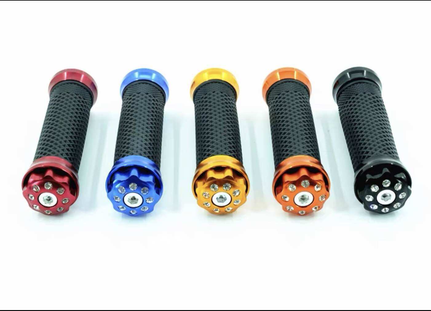 Bao tay cao su mềm chống trượt gù nhôm đính đá gắn xe máy Giá 60,000 Đồng*Miễn phí vận chuyển