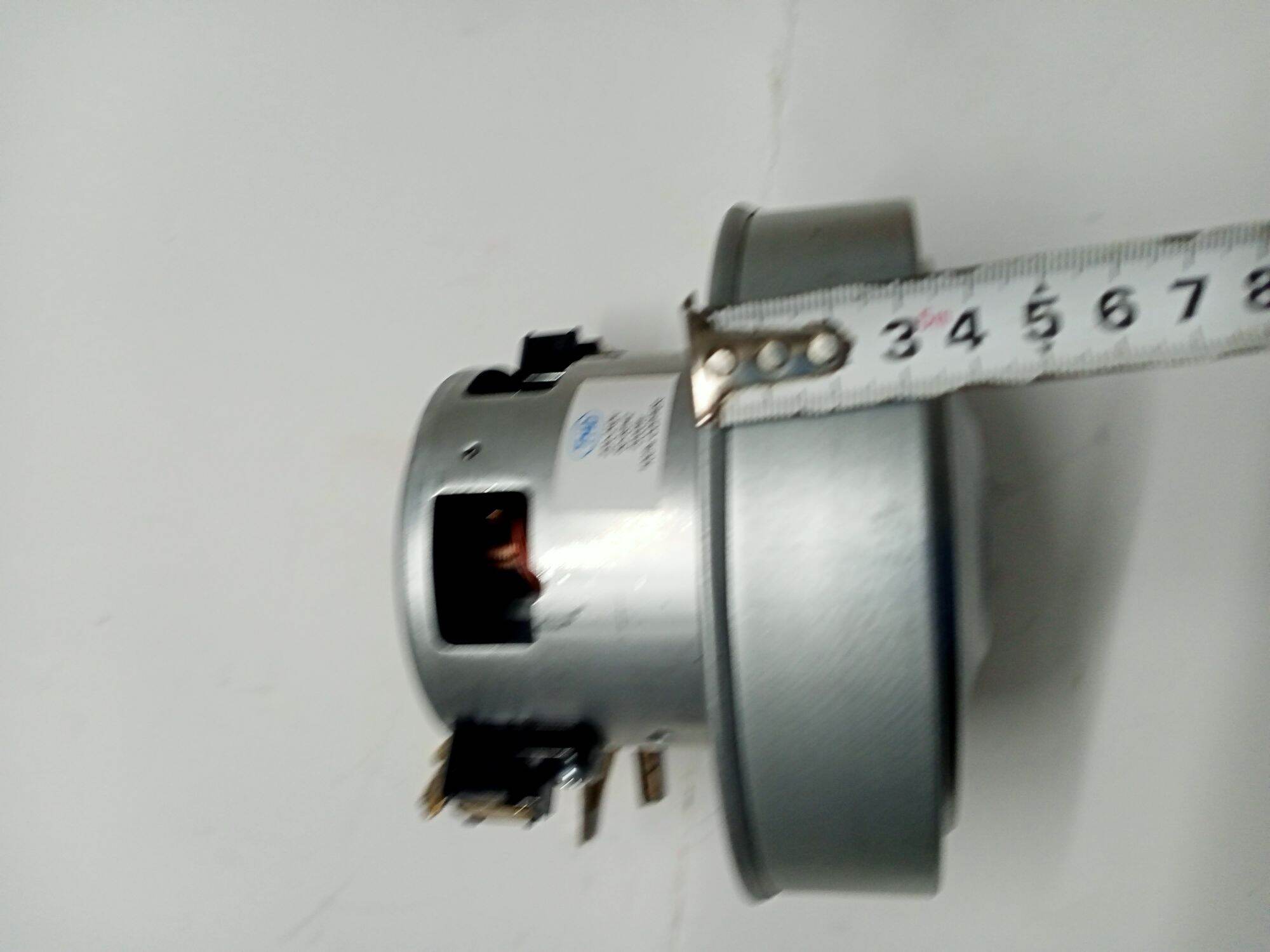 Động cơ máy hút bụi công suất 2000w.