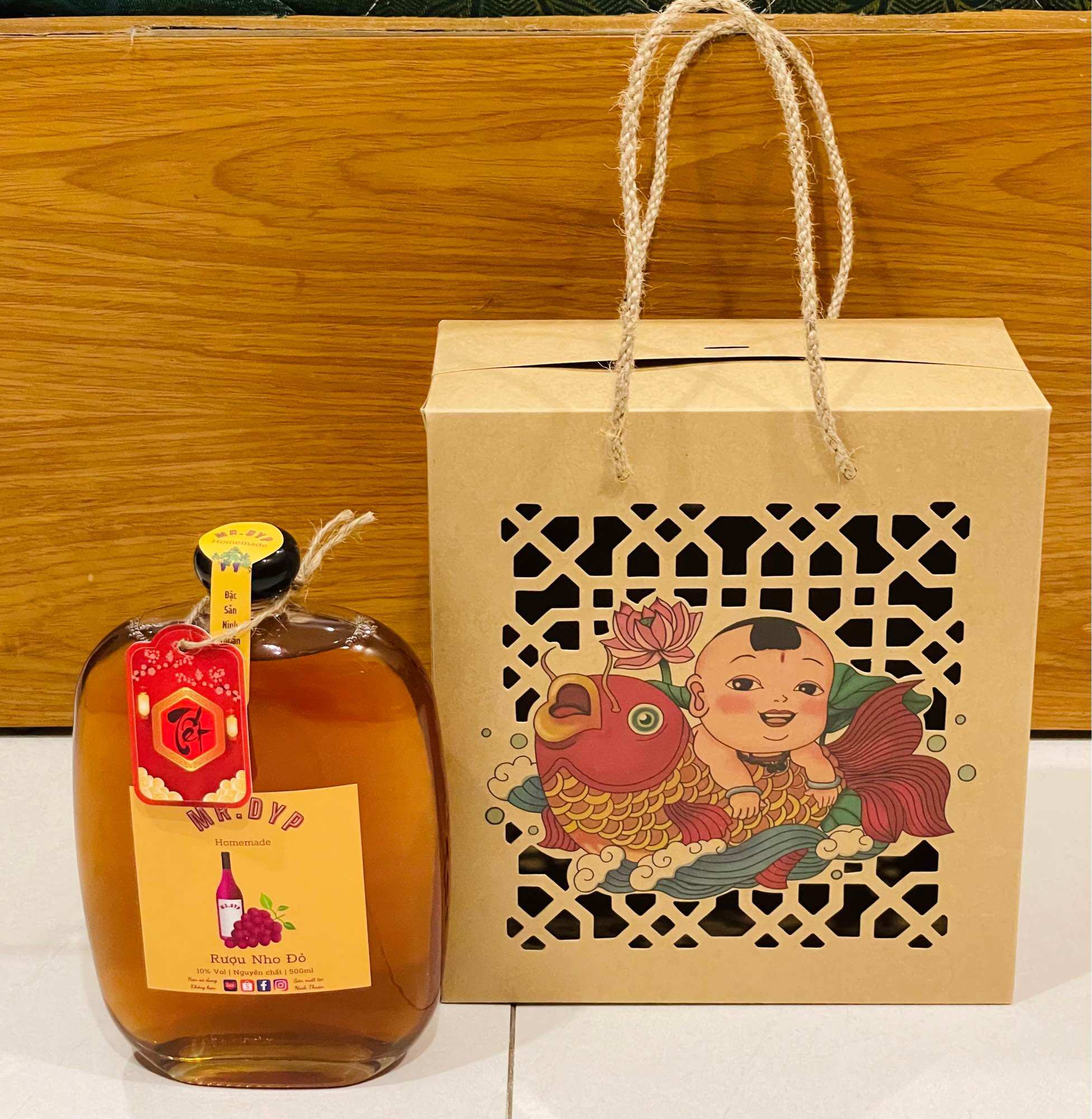Hộp quà - Nước nho lên men Ninh Thuận chai 500ml