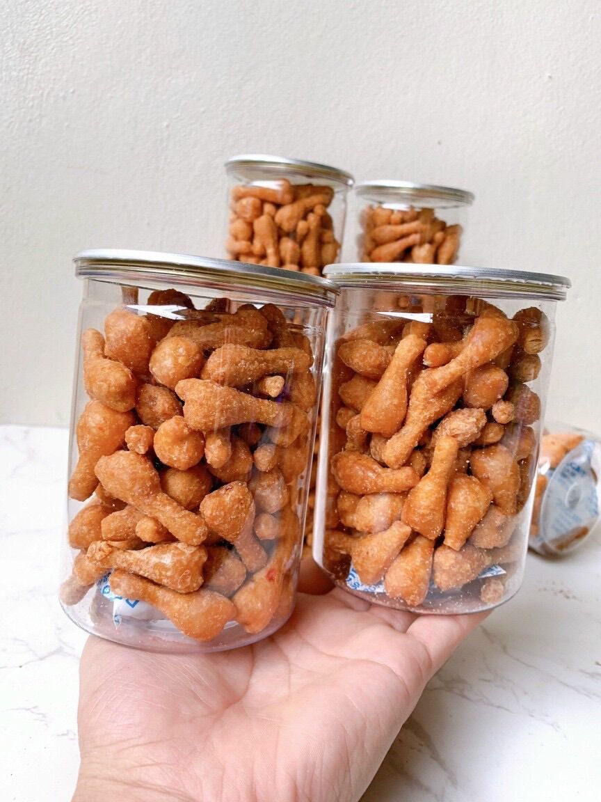 1 hủ pet bánh đùi gà cay mặn siêu ngon