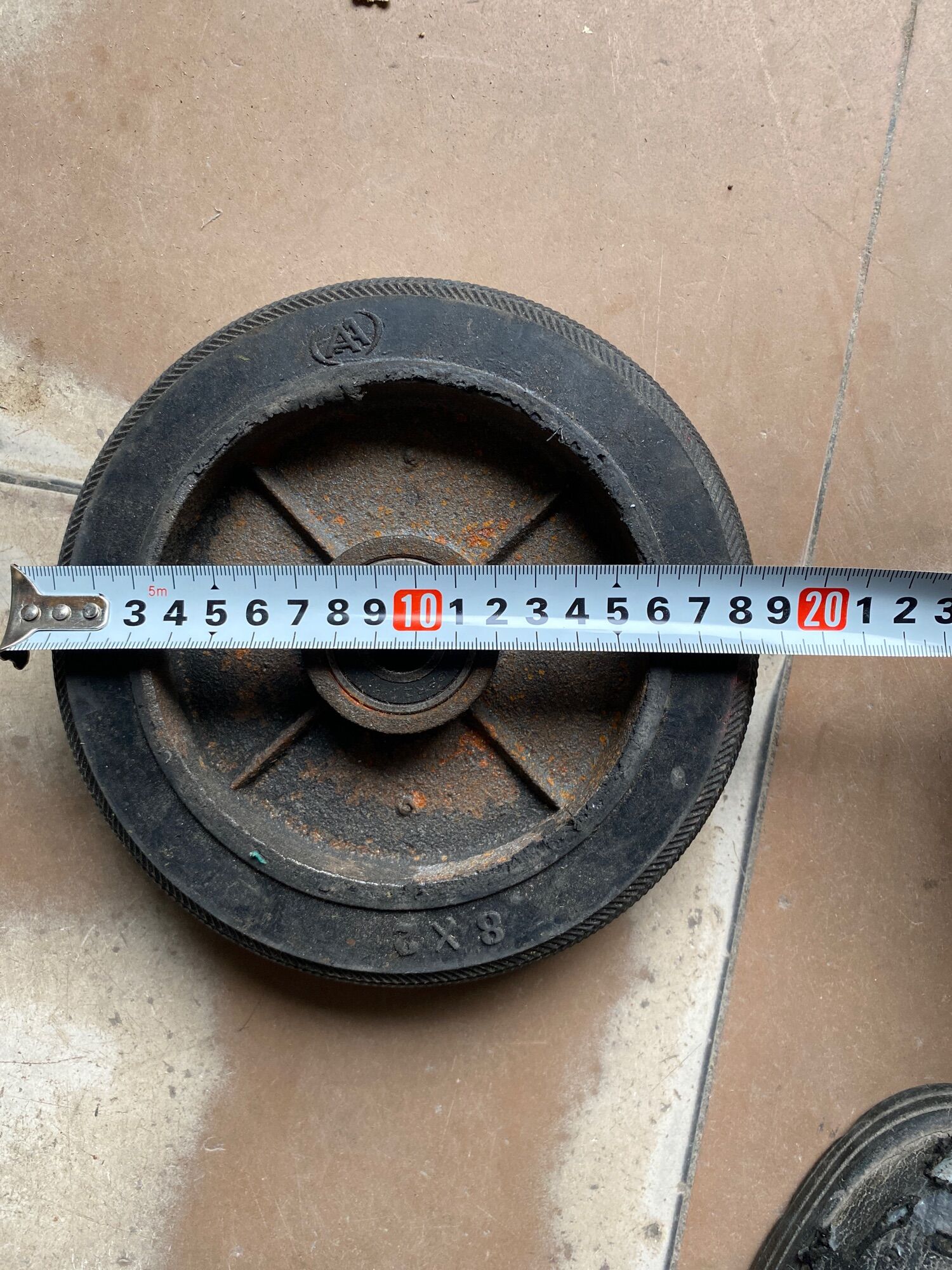Bánh xe cao su đúc 200mm kèm 2 vòng bi giá 1c