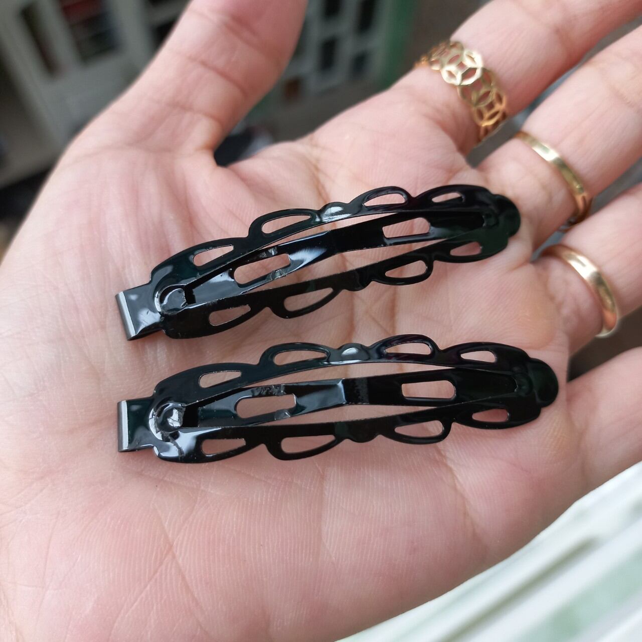 Một cặp kẹp mái kiểu màu đen (6cm)
