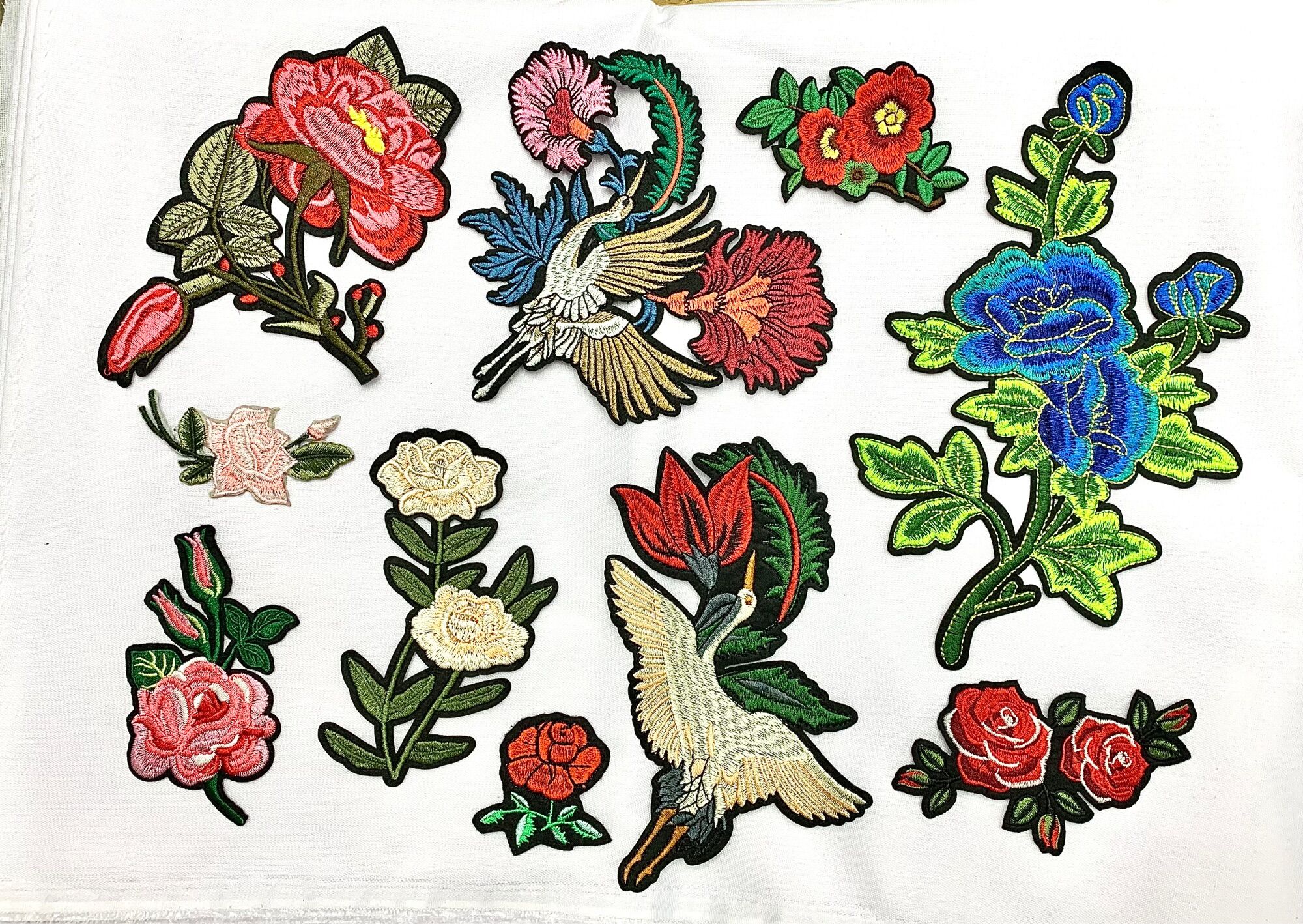 Hình ủi trang trí quần áo tinh xảo.