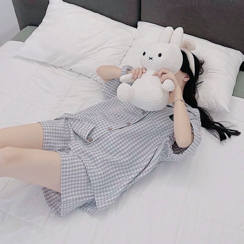 Bộ đùi pyjama kẻ xốp cổ vét.