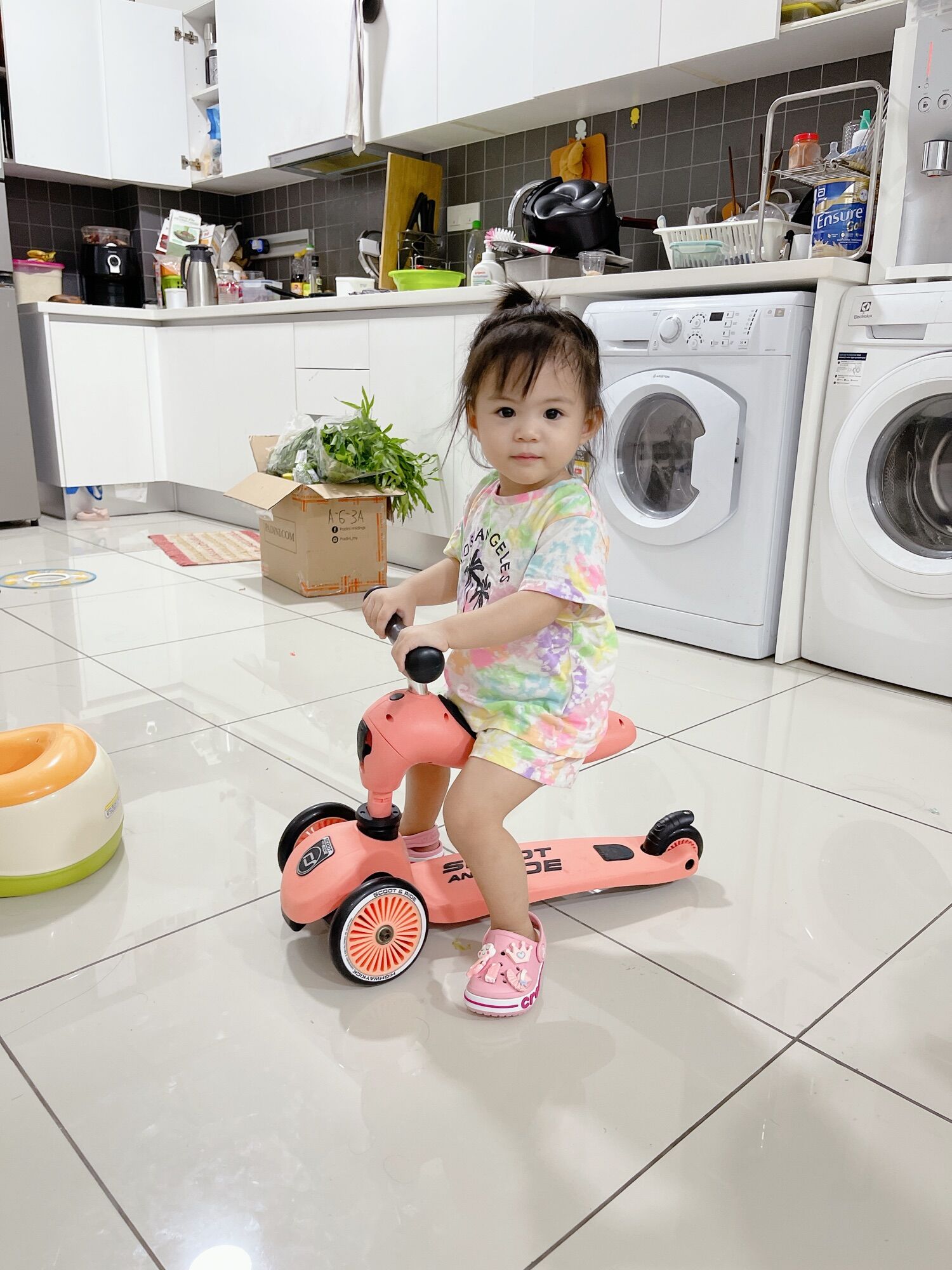 Scoot and ride highway kick 1