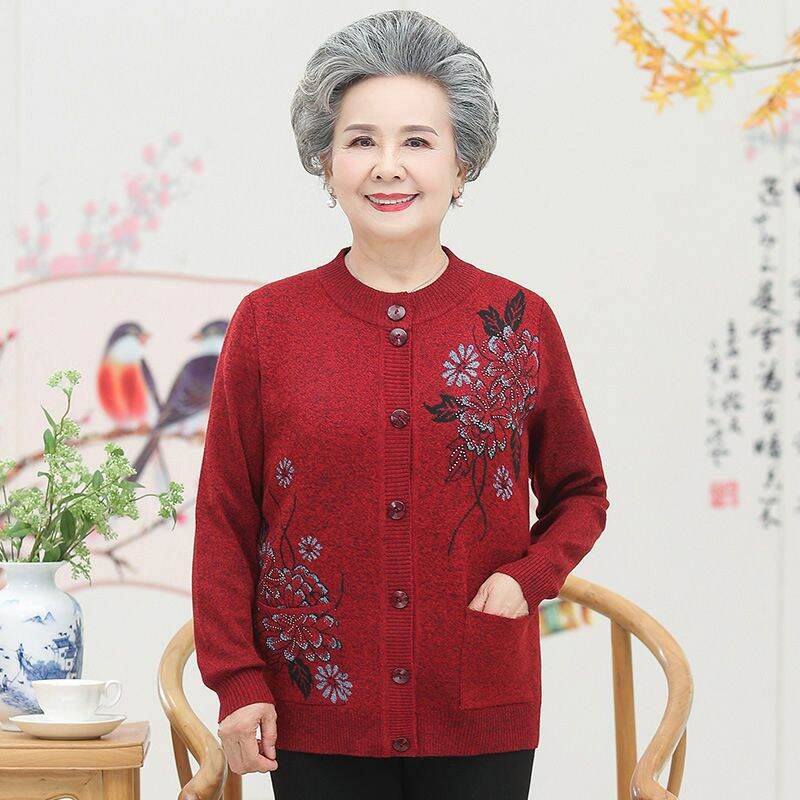 Áo len cài cúc trung niên