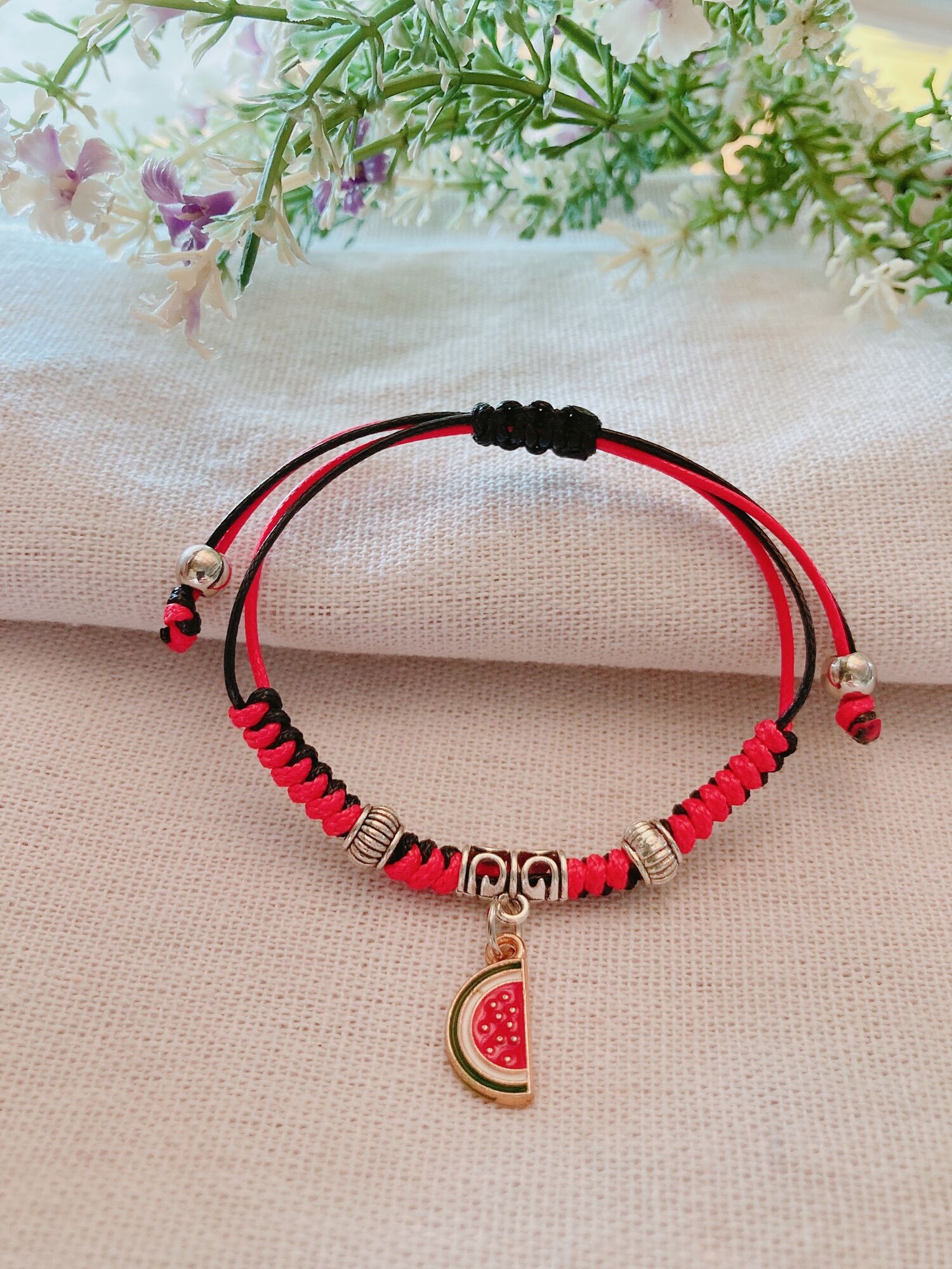 Vòng tay handmade dưa hấu