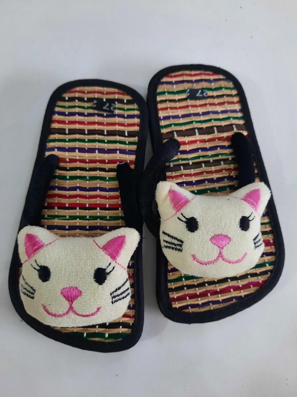 Children's Slippers with Pet Attachments (All Sizes)