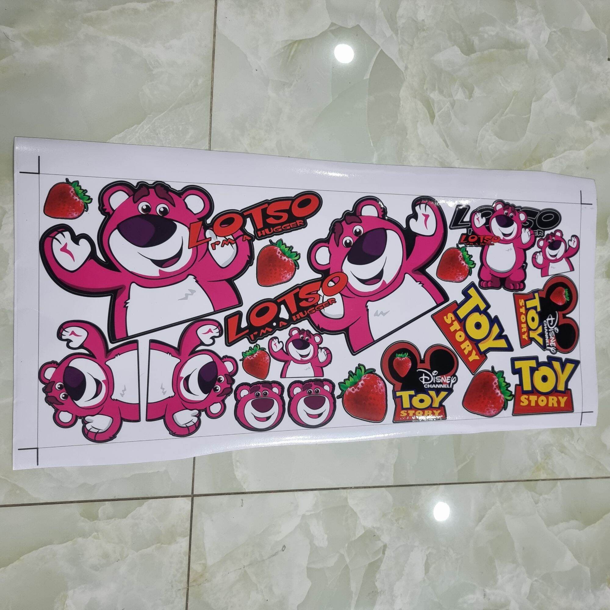 Combo logo sticker gấu dâu lotso hồng dễ thương dán trang trí xe máy kích thước 20x60cm