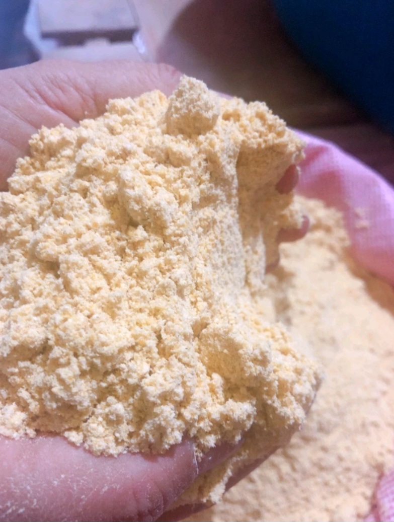 5 Kg Bột cám ngô, thức ăn chim, gà, mồi câu cá.