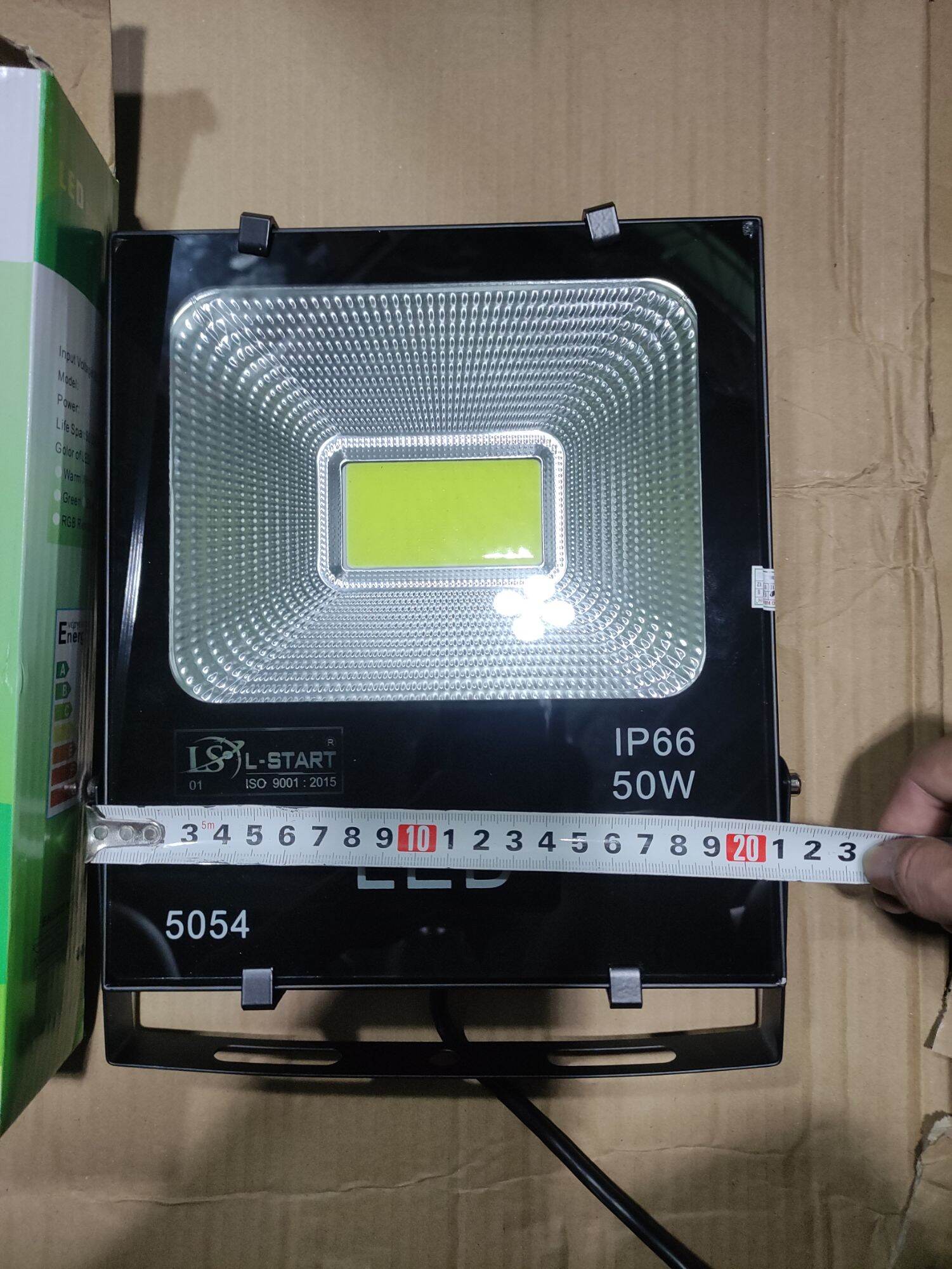 Đèn pha led 50w COB đủ công suất kháng nước