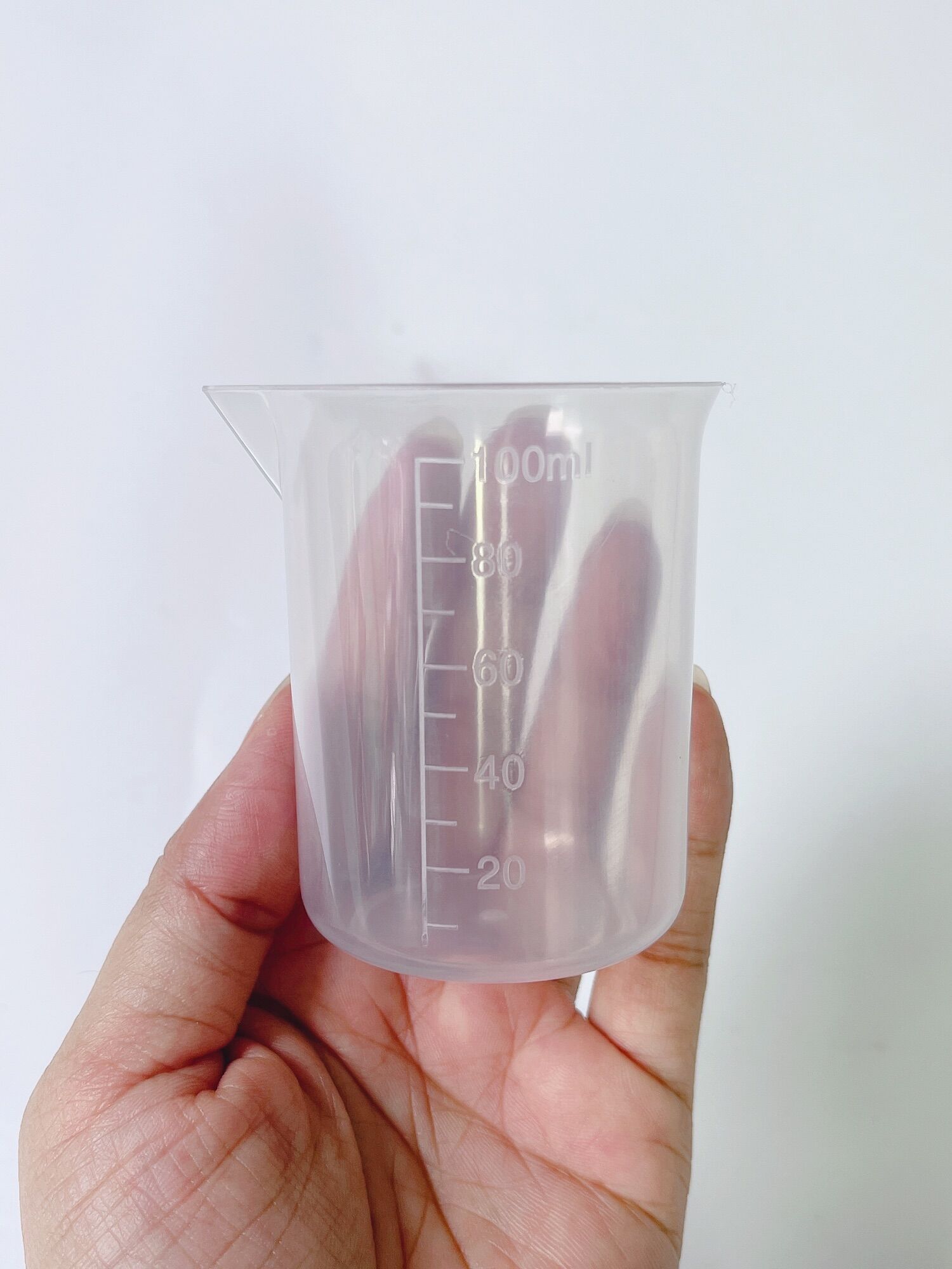 Cốc đong nhớt chia vạch 100ml, ca đong nhựa có vạch đo lường ml có mỏ