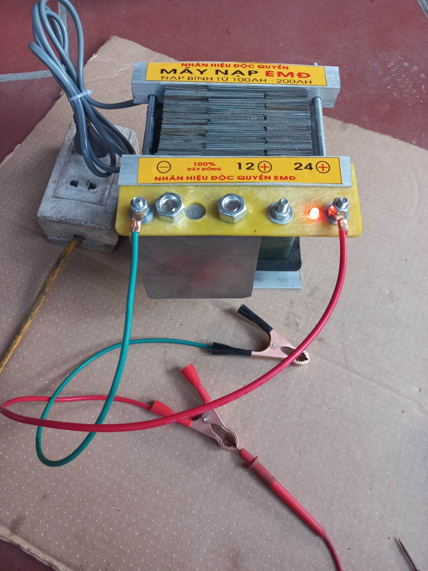 Máy nạp bình ắc quy 100 - 200ah