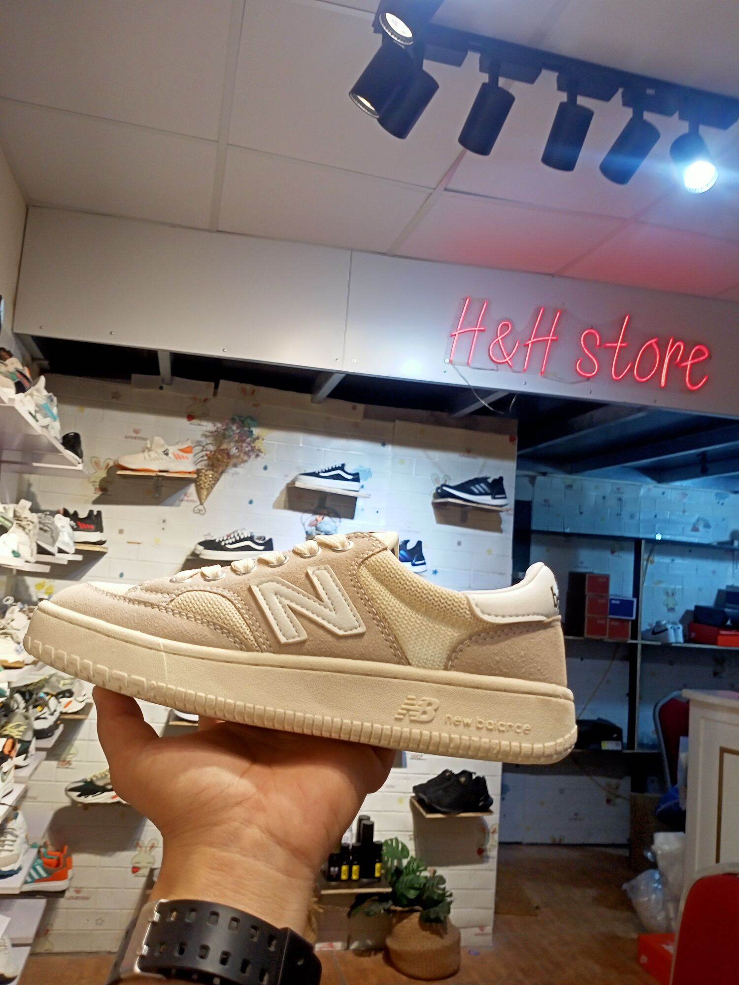 Giày Sneaker NB CRT 300
