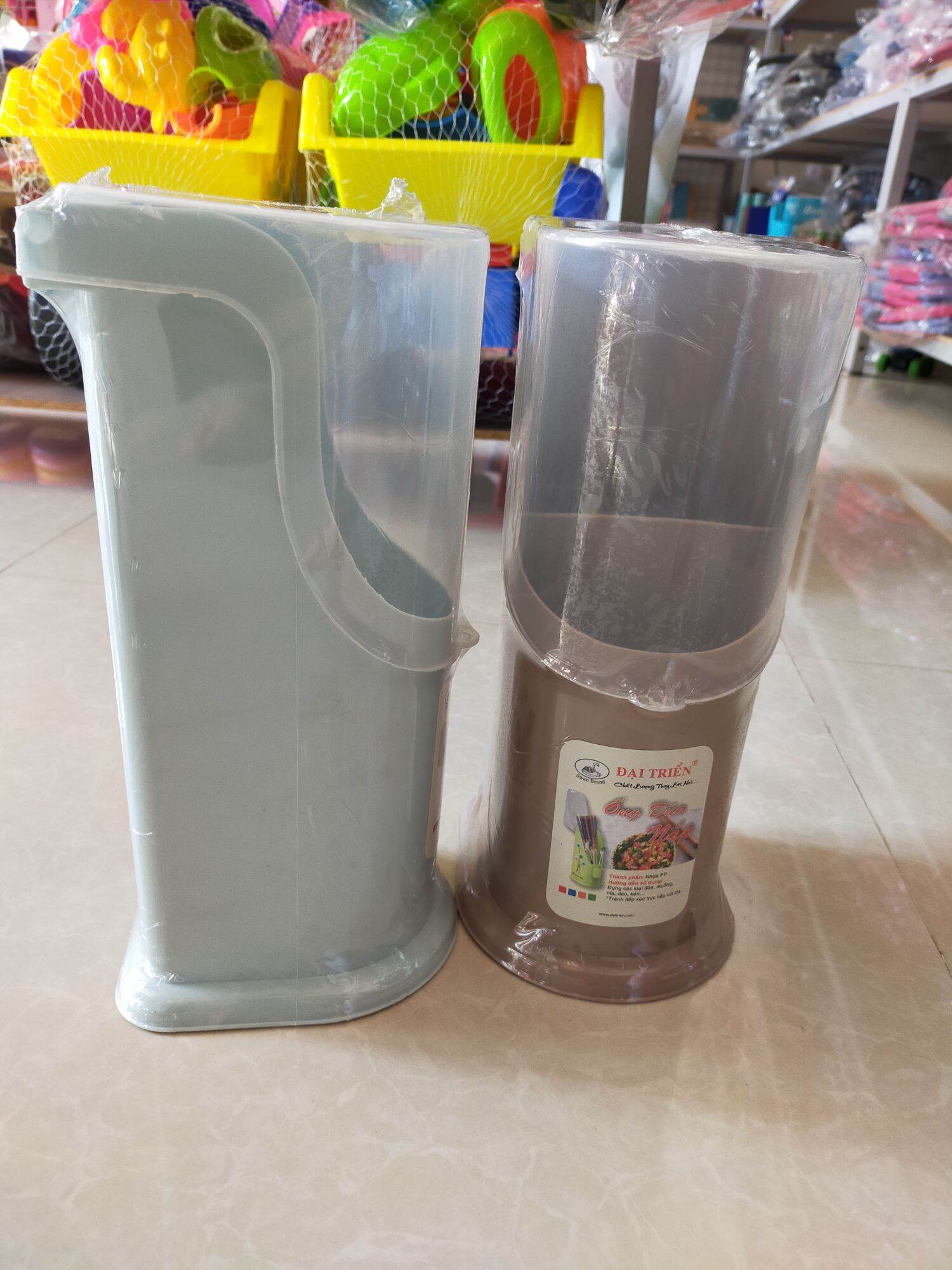 Ống   Đựng    Đũa    Có    Nắp