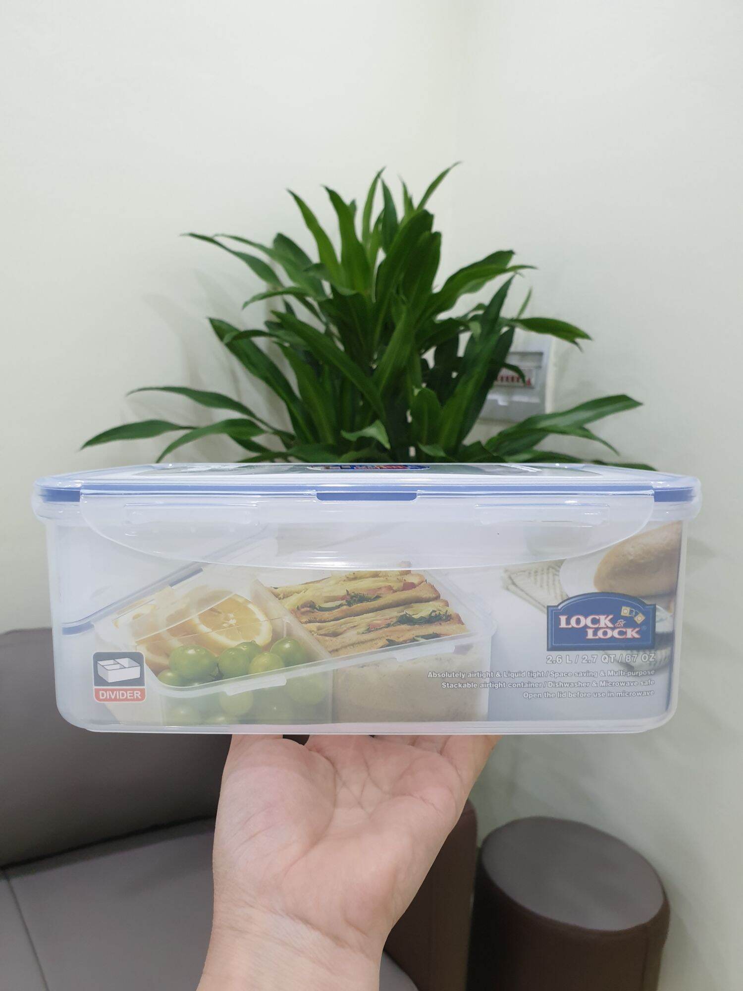 Hộp bảo quản thực phẩm 2,6l chia 3 ngăn locknlock hpl826c