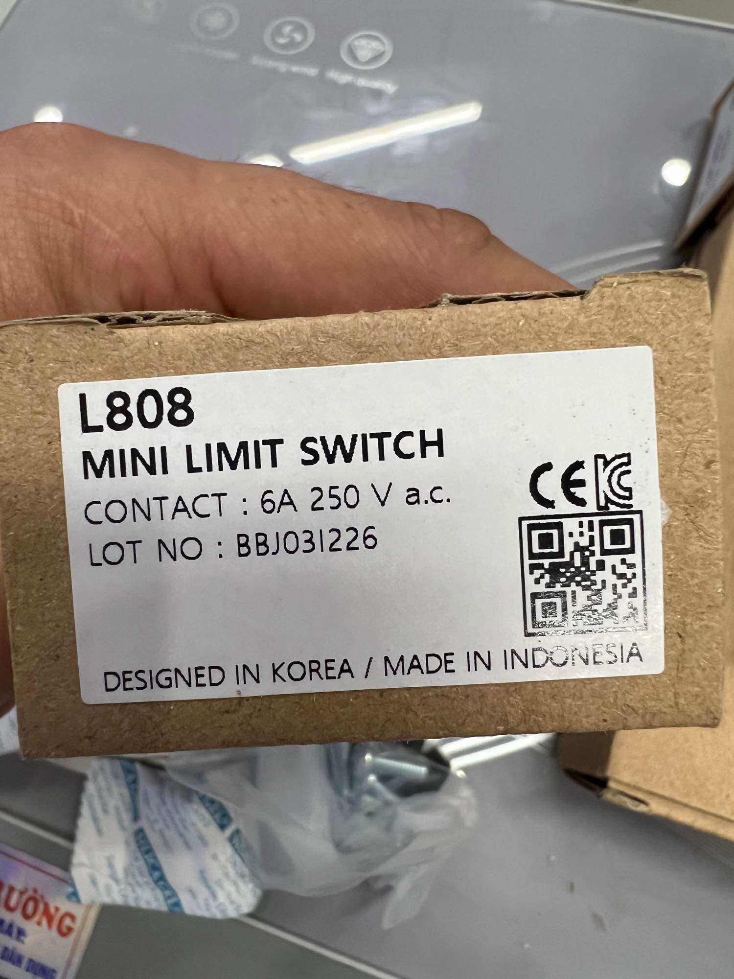 Công tắc hành trình L808 Hanyoung