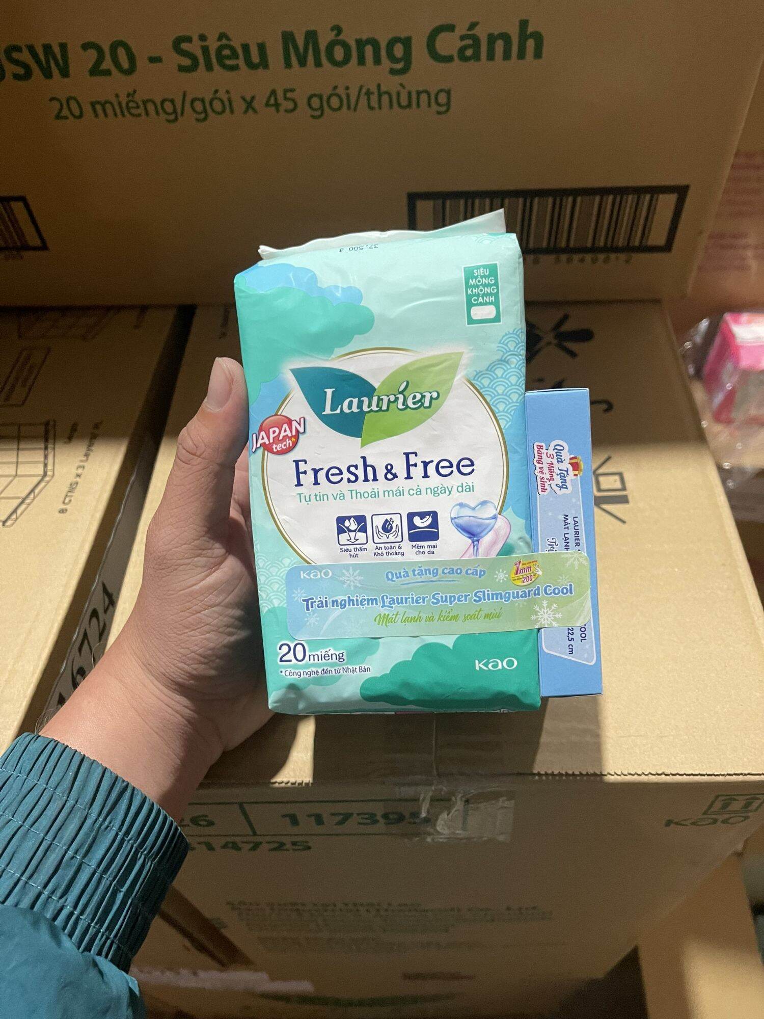 Combo 3 túi = 60 miếng băng vệ sinh có cánh Laurie