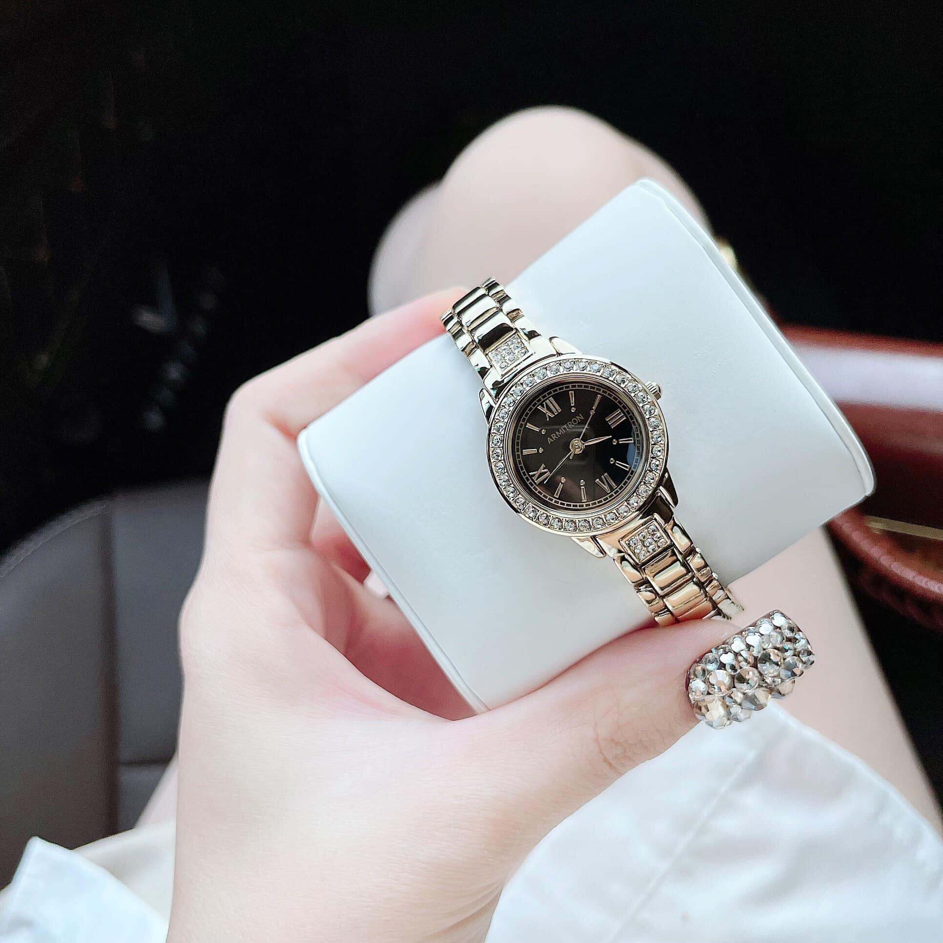 Đồng hồ nữ Armitron gold, size 26mm