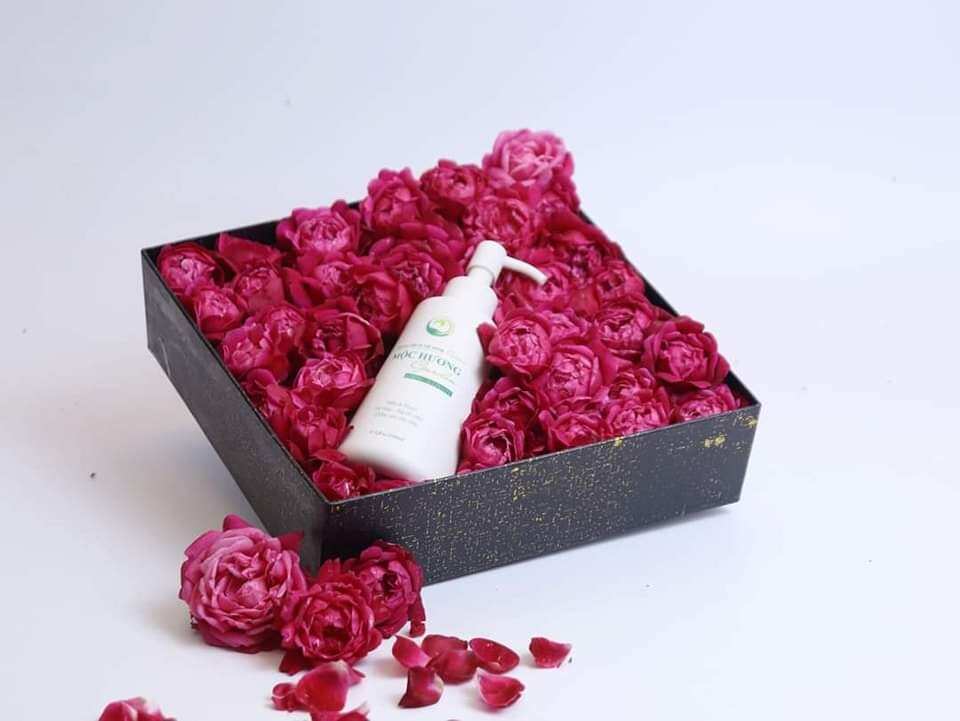 Dung dịch vệ sinh Mộc Hương Garden ( tặng kèm nước hoa)