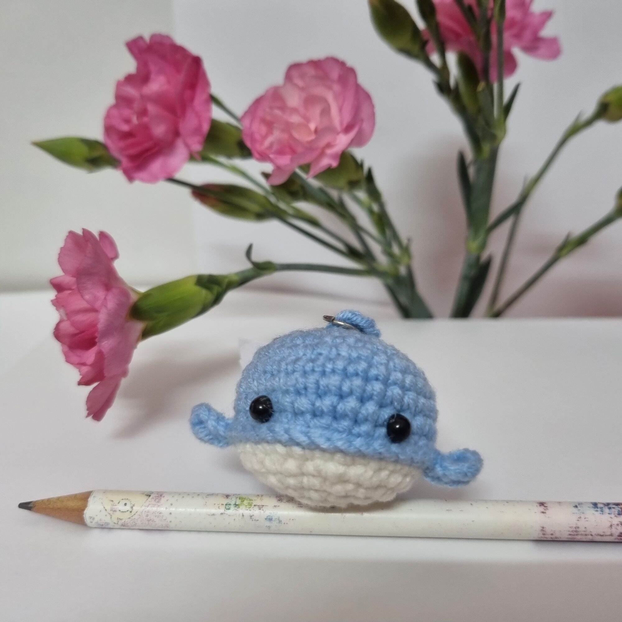 Móc khóa cá heo bằng len handmade