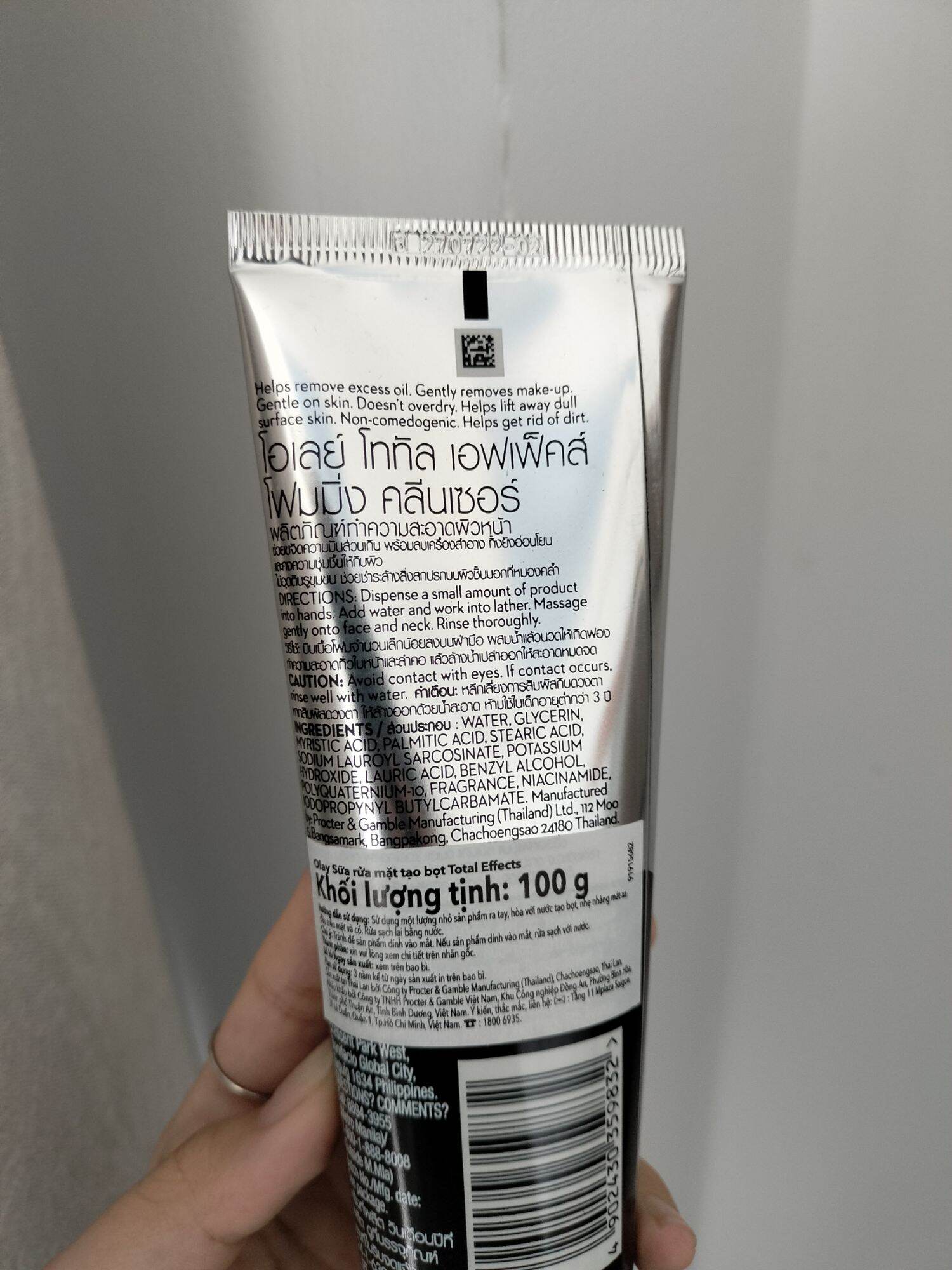 Sữa rửa mặt tạo bọt Olay Total Effects 100g