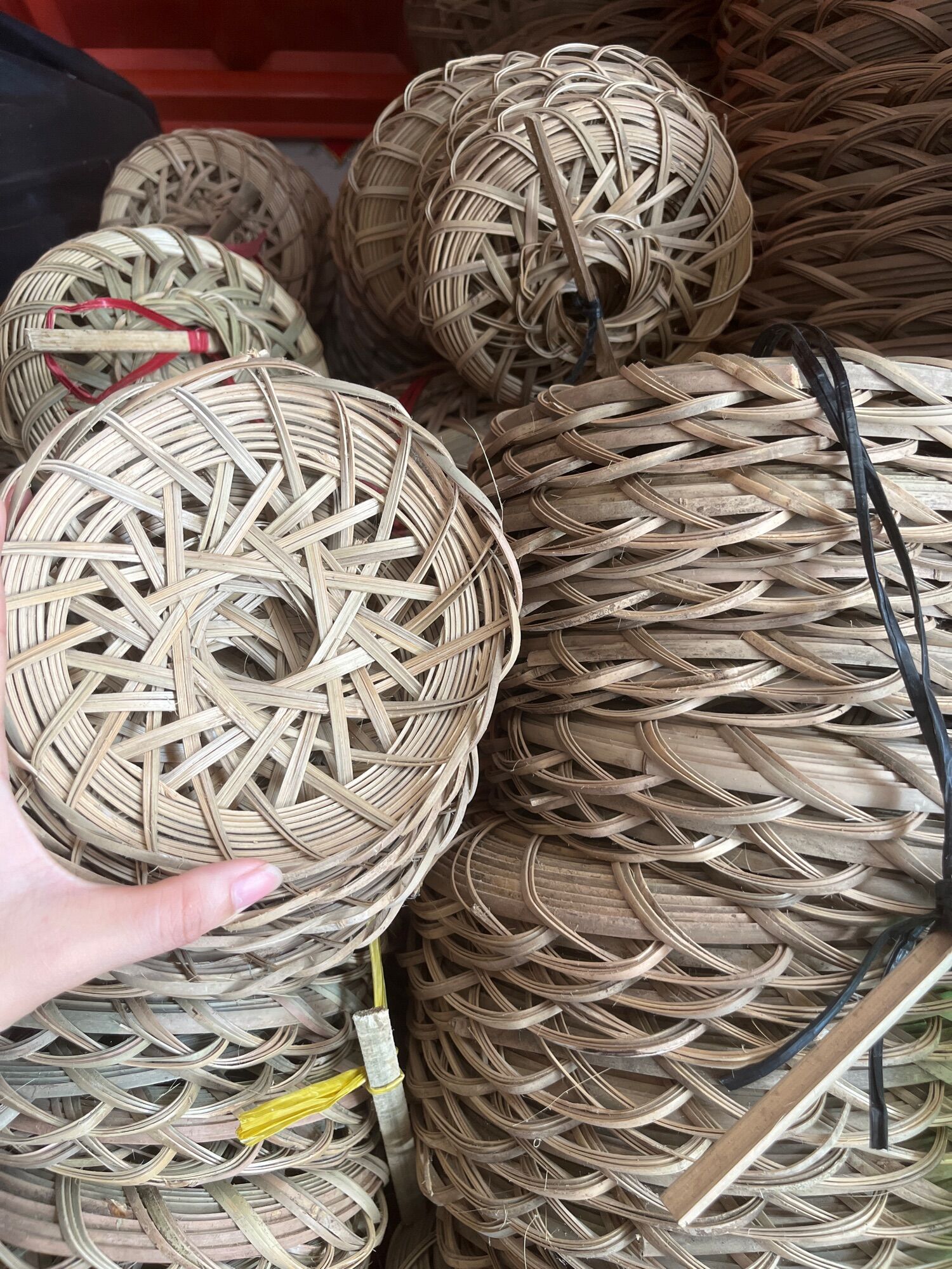 Rế Tre Lót Nồi , Trang trí .