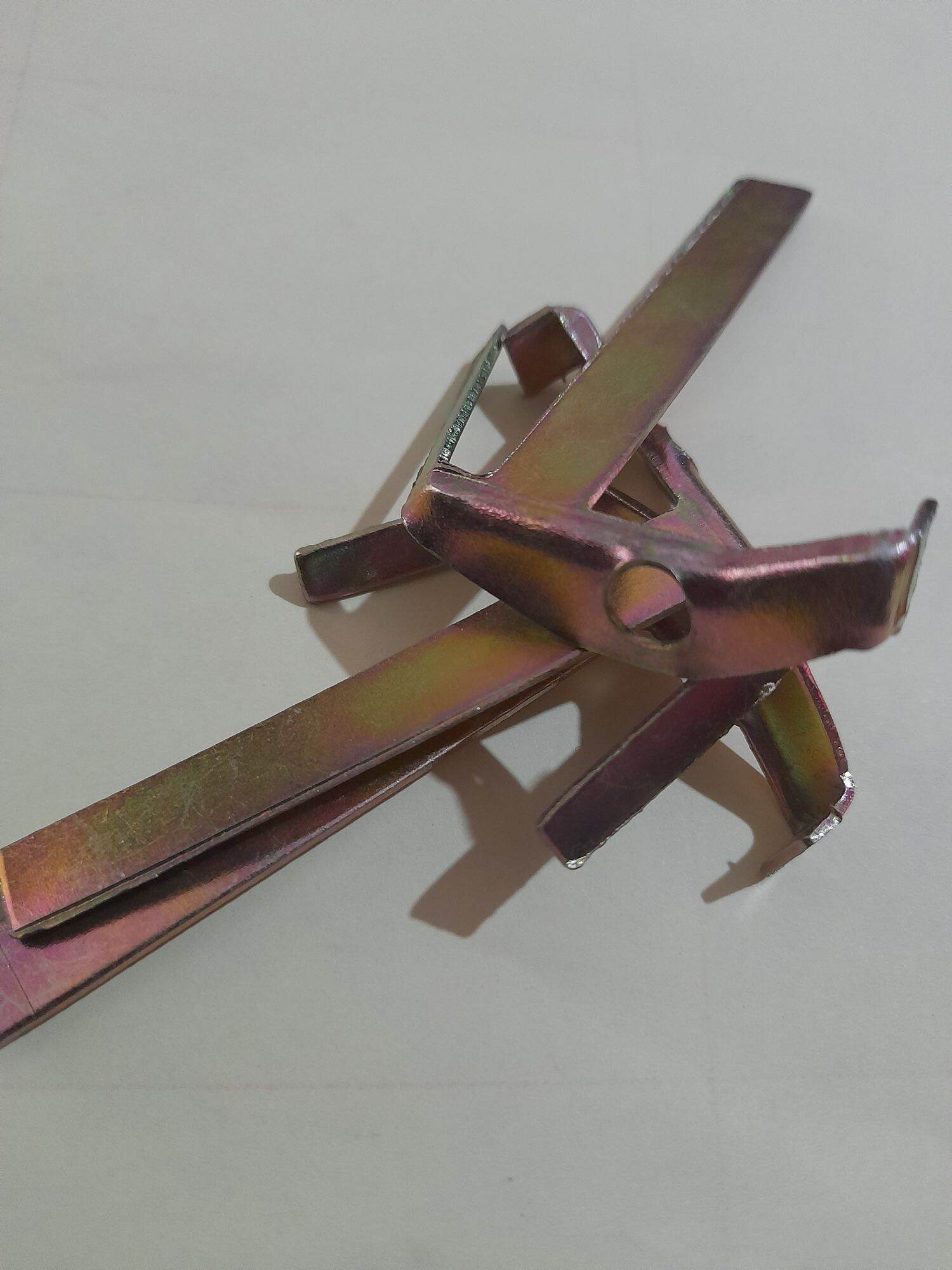 Pát chặn mâm lửa xe Wave